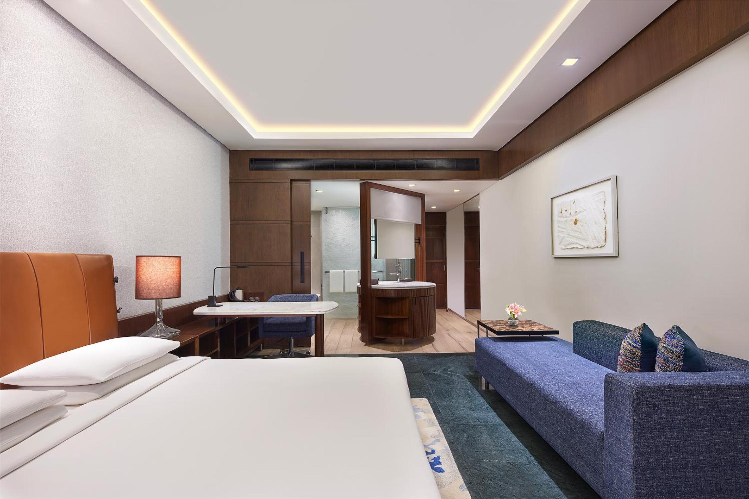Club King Room City View - Unlimited IMFL Beverages from 18:00Hrs to 20:00Hrs
