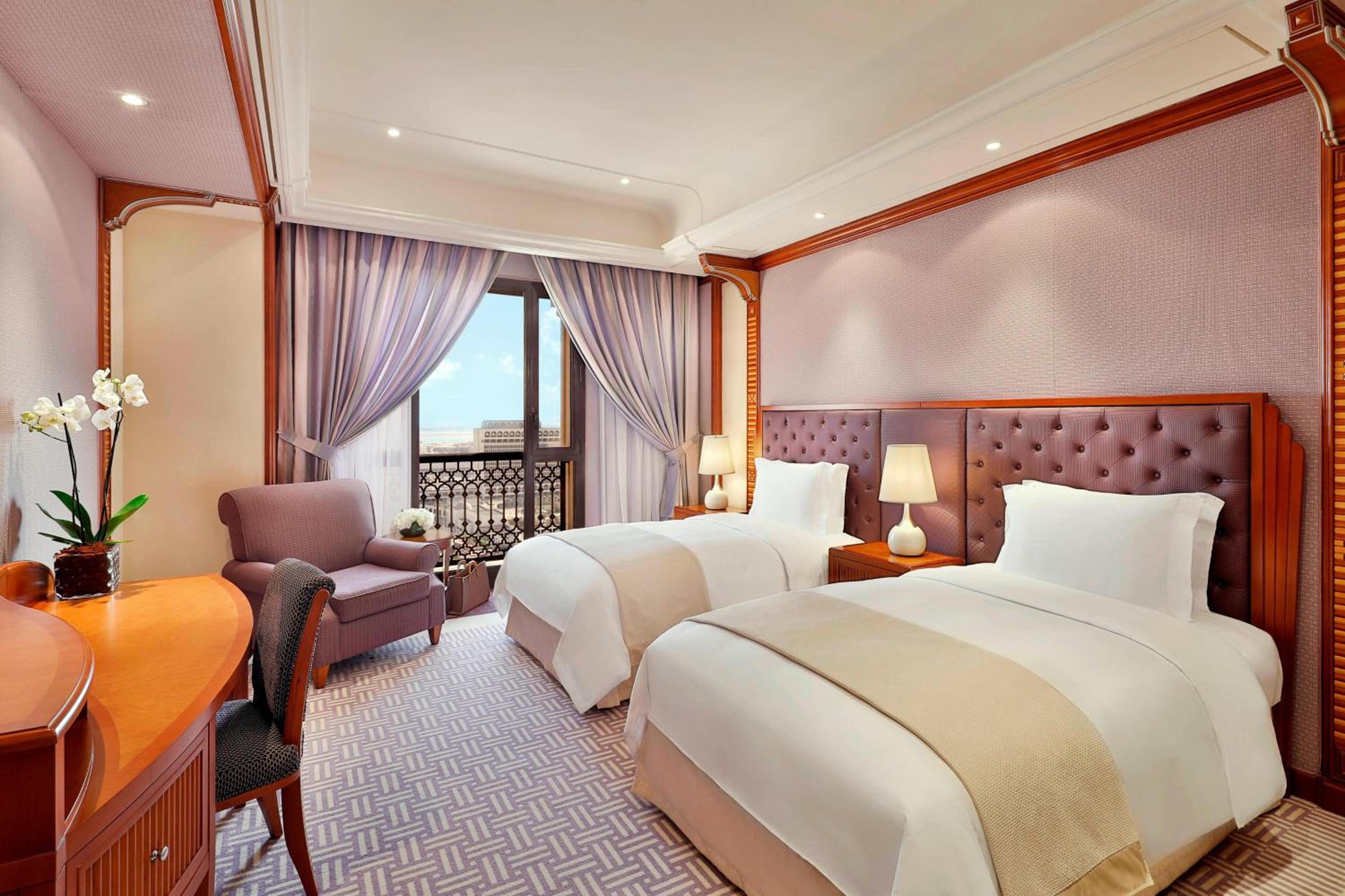 Club Room, Club lounge access, City view