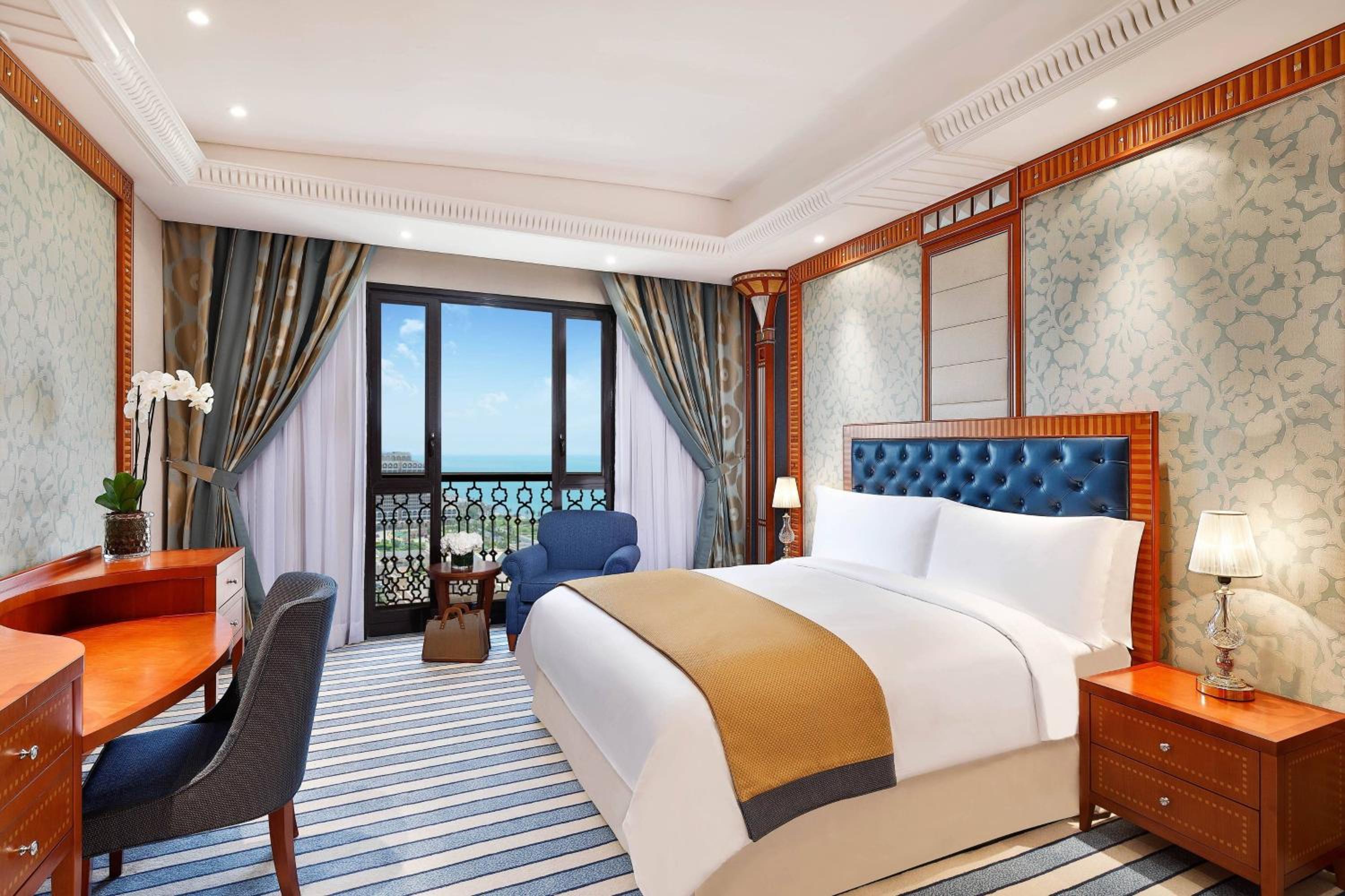 Deluxe Room Partial Sea, 1 King