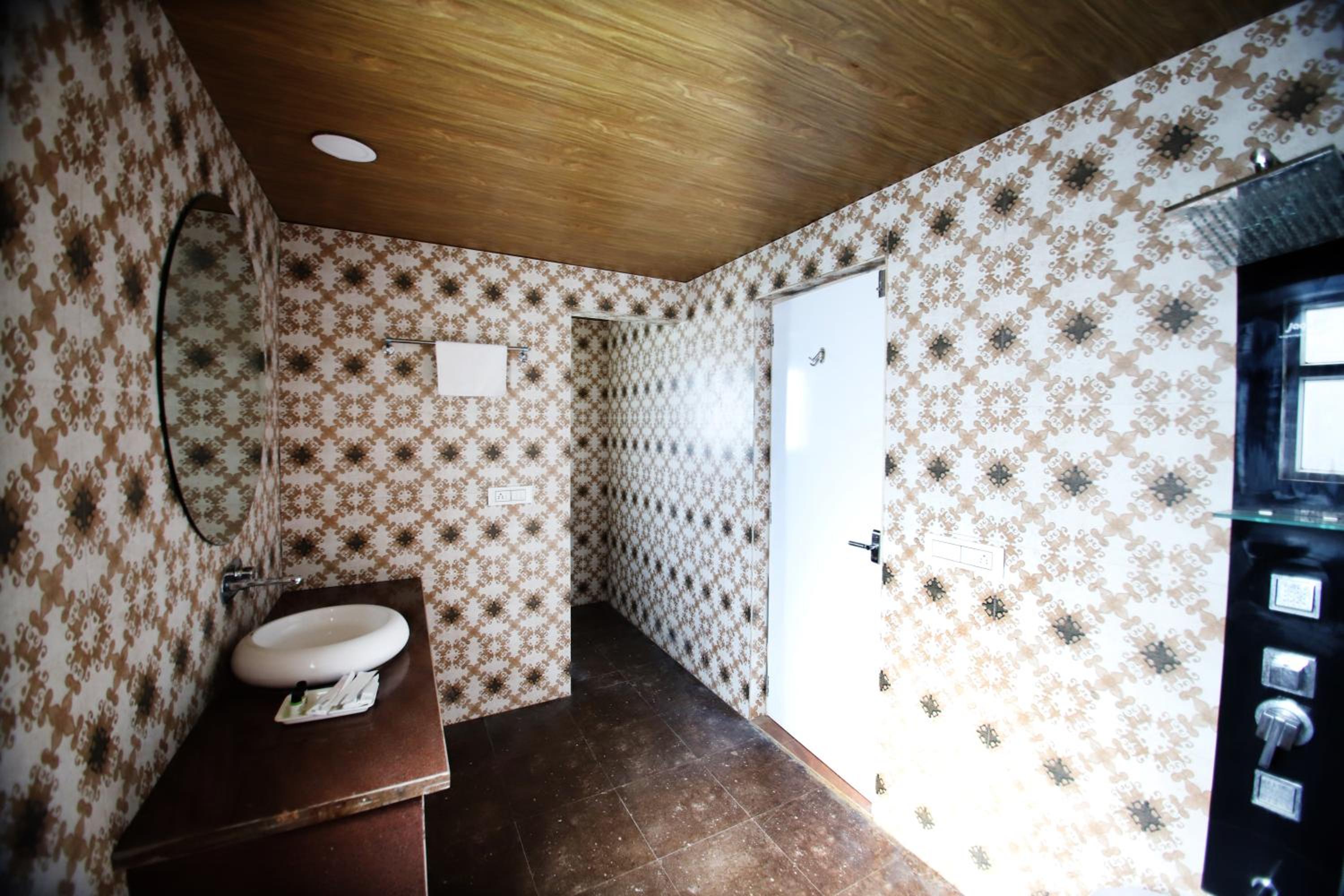 Suite - Photo 7