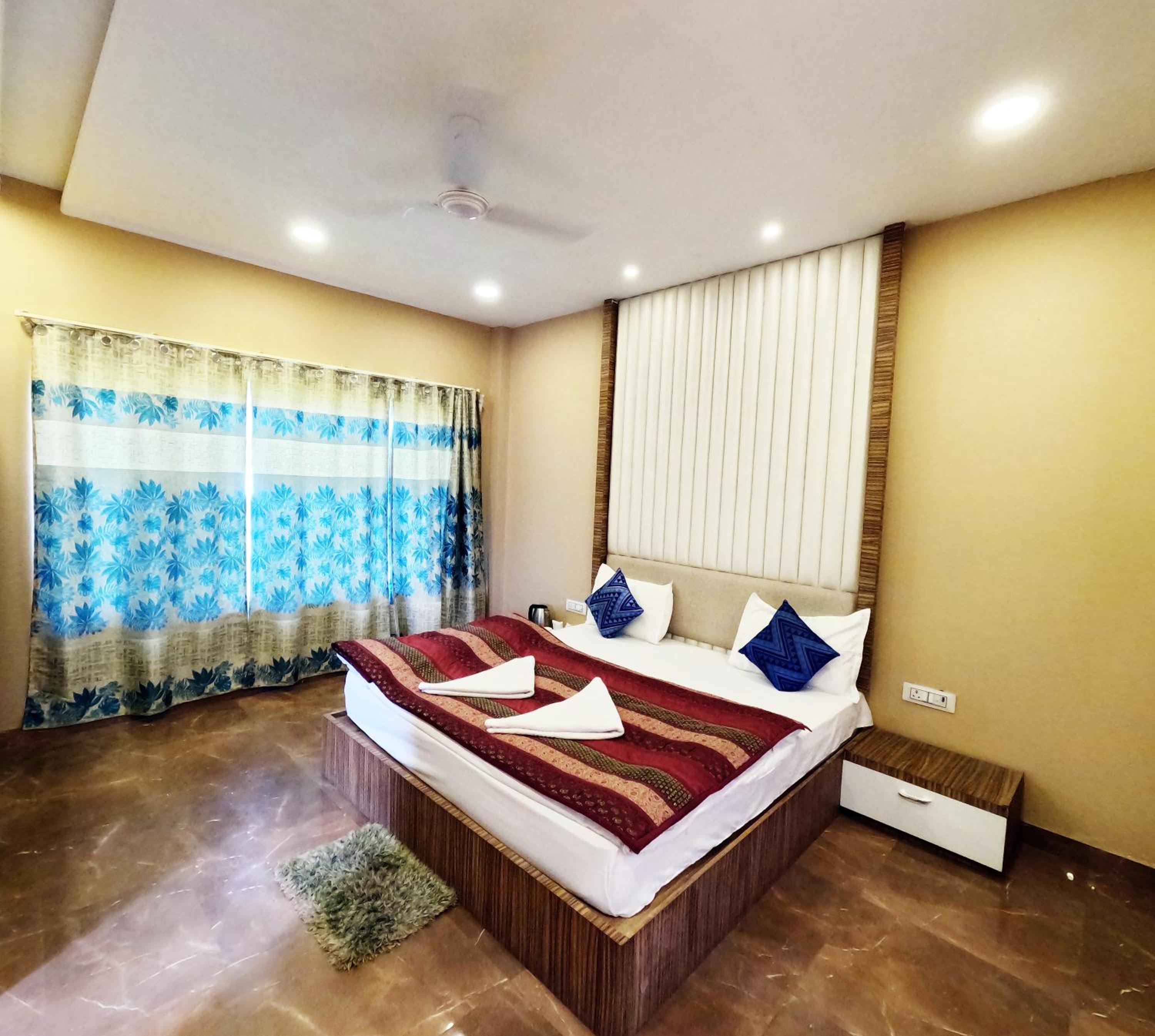 Suite - Photo 16