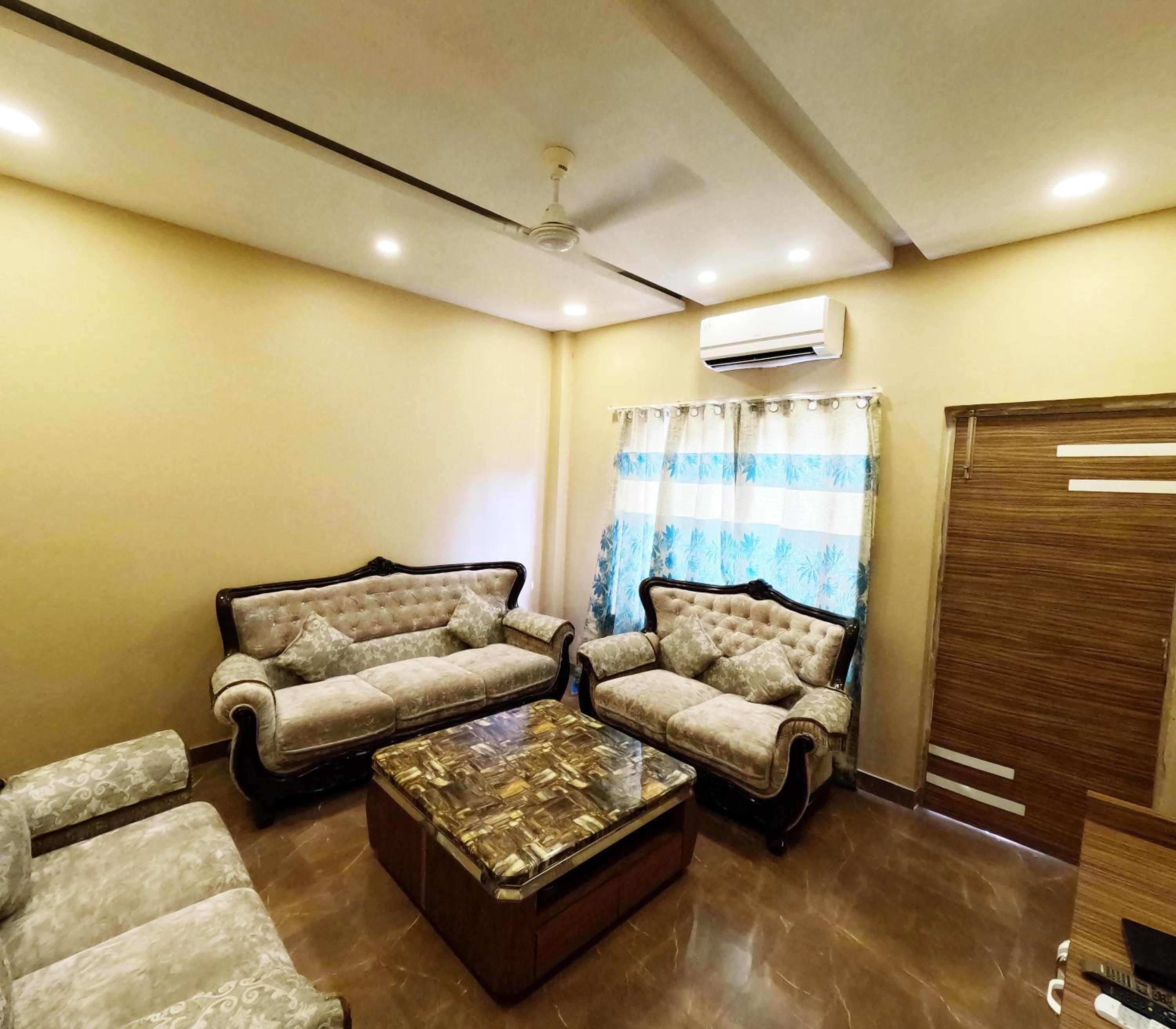 Suite - Photo 5