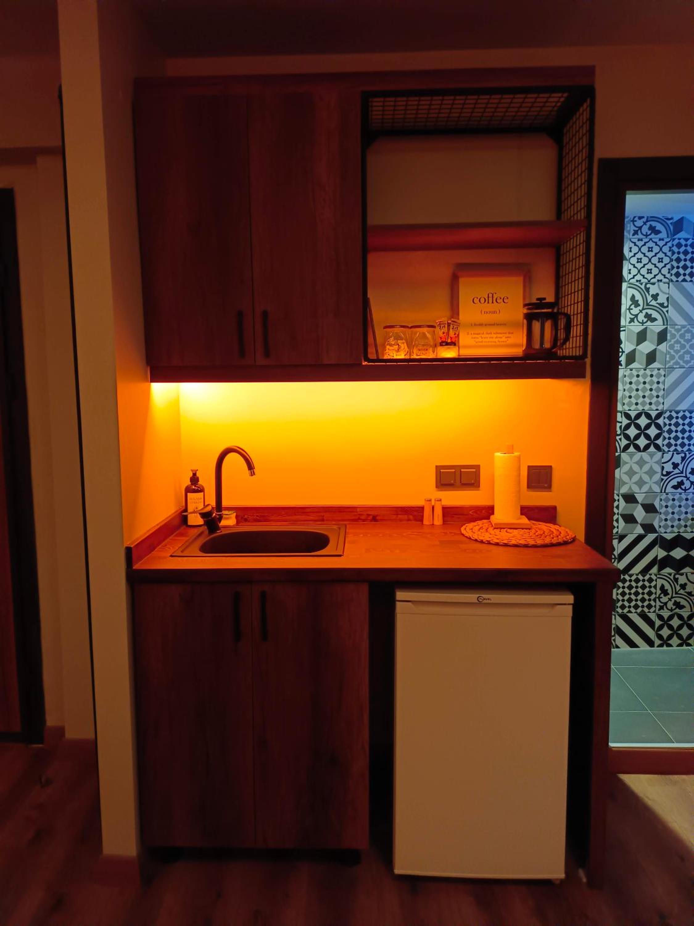 One-Bedroom Apartment photo 2
