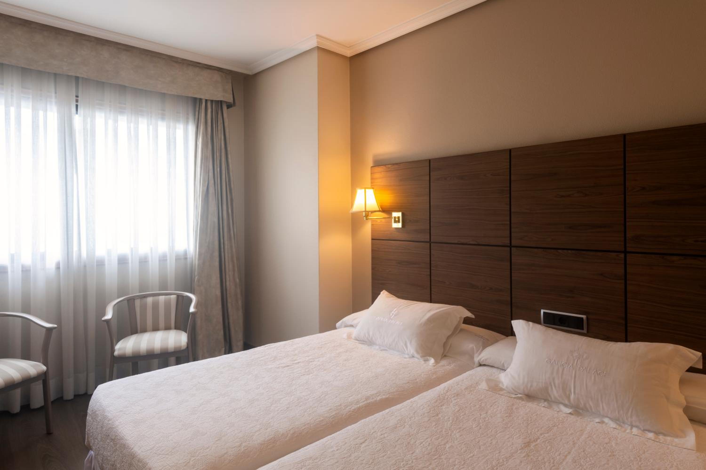 Double or Twin Room - Photo 6