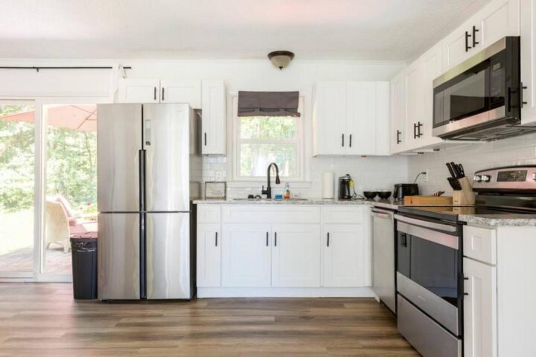 Three-Bedroom House photo 2
