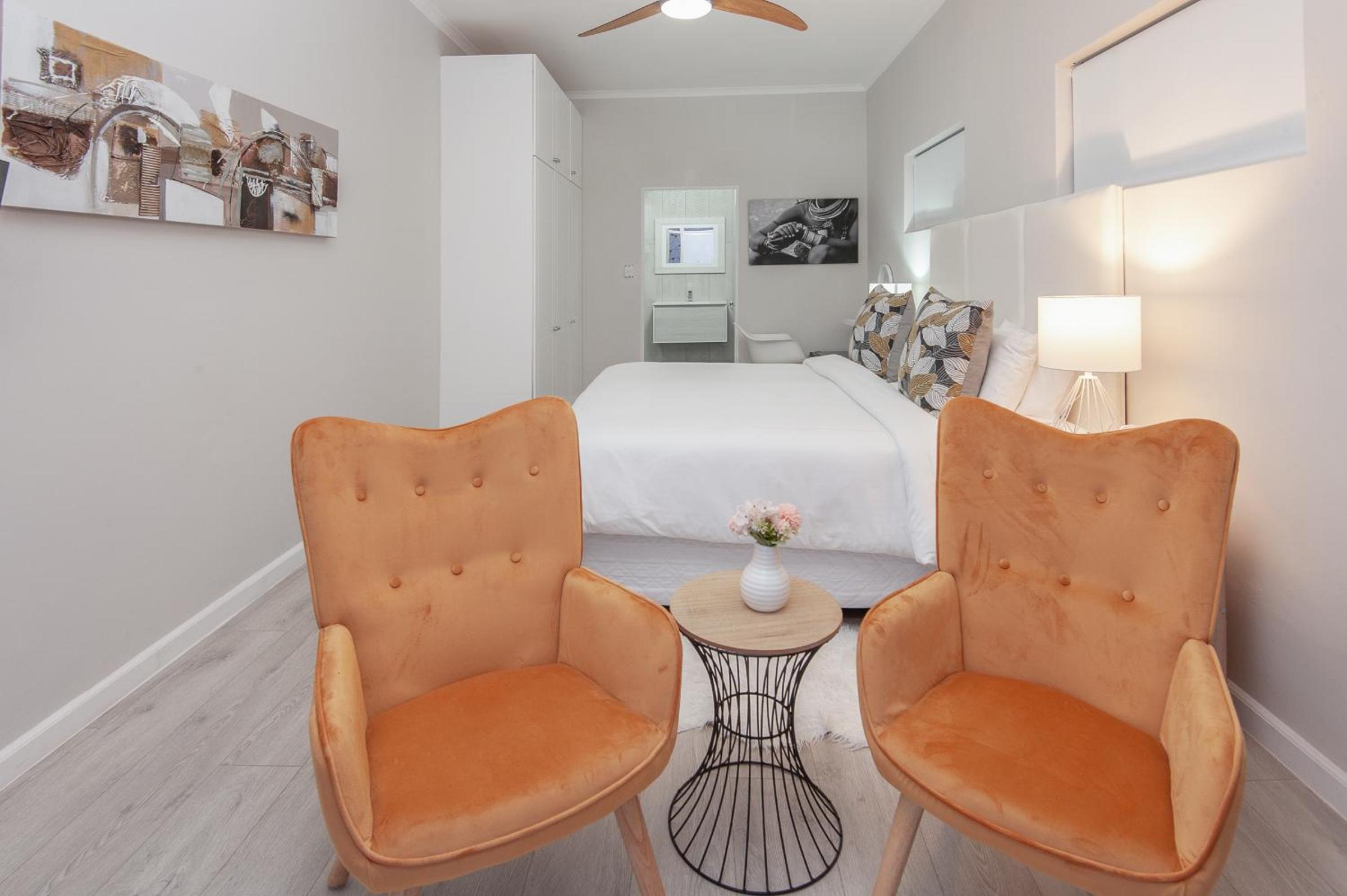 Deluxe King Suite photo 2