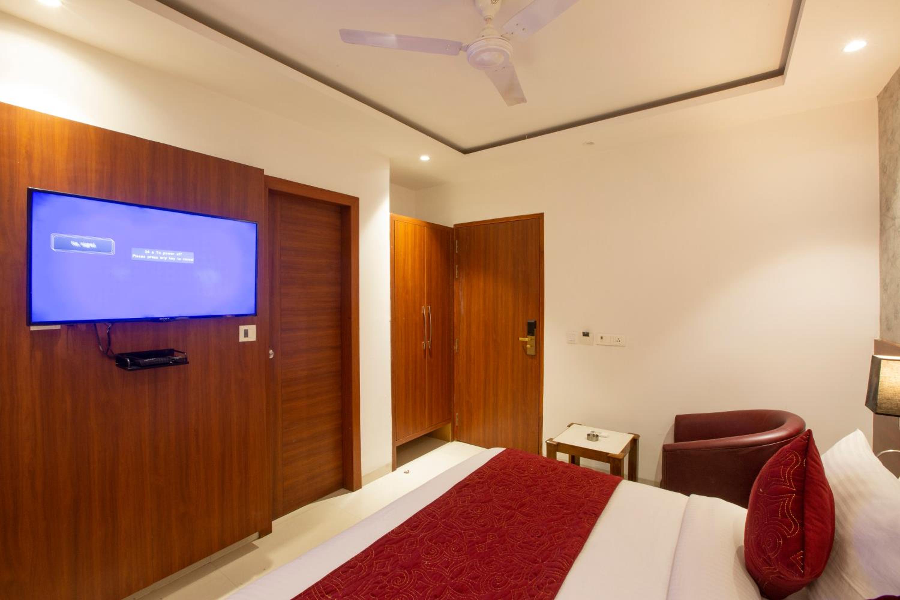 Deluxe Double or Twin Room