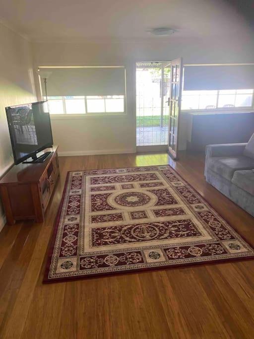 Three-Bedroom House photo 3