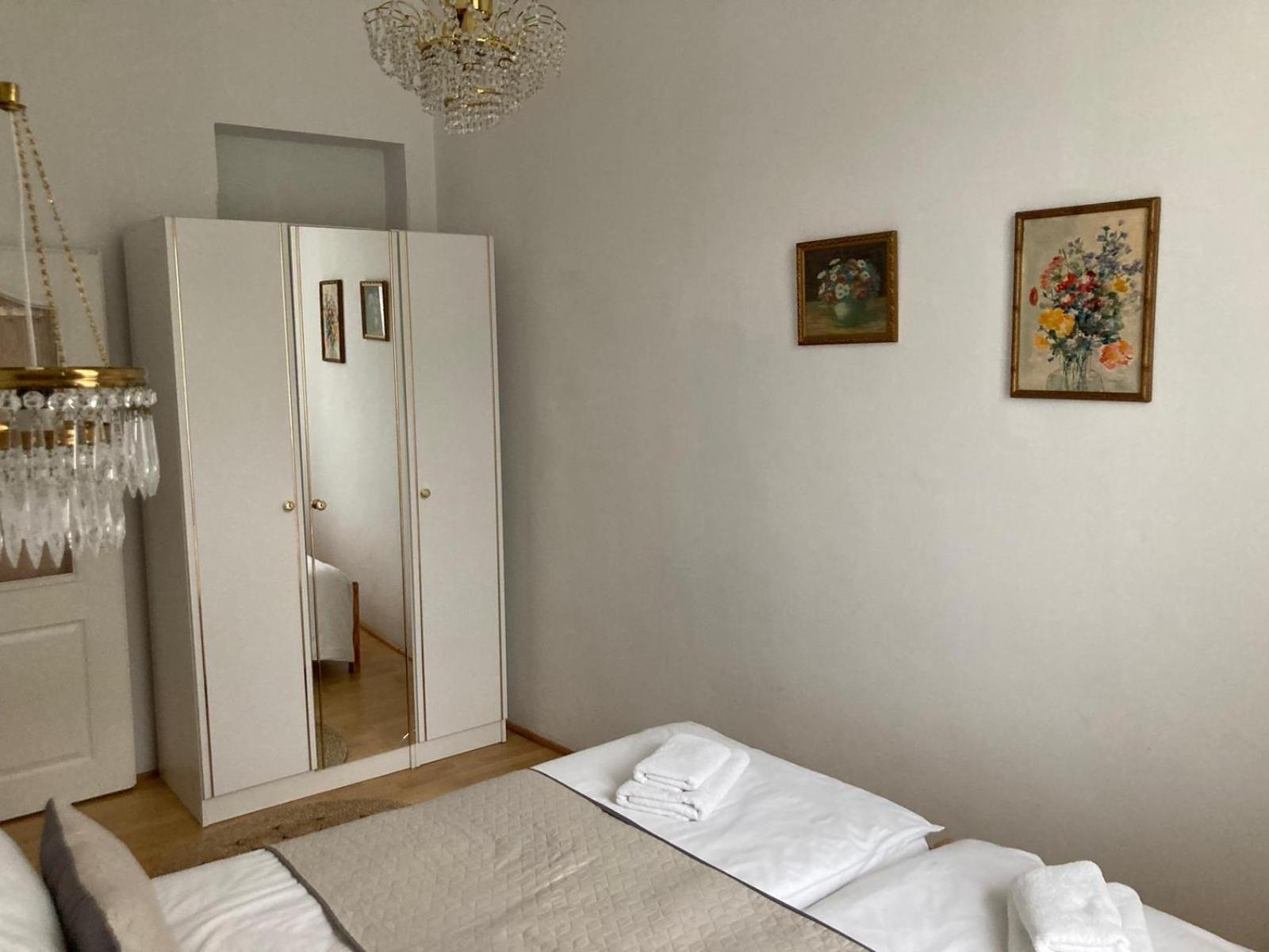 Apartment with Balcony photo 1