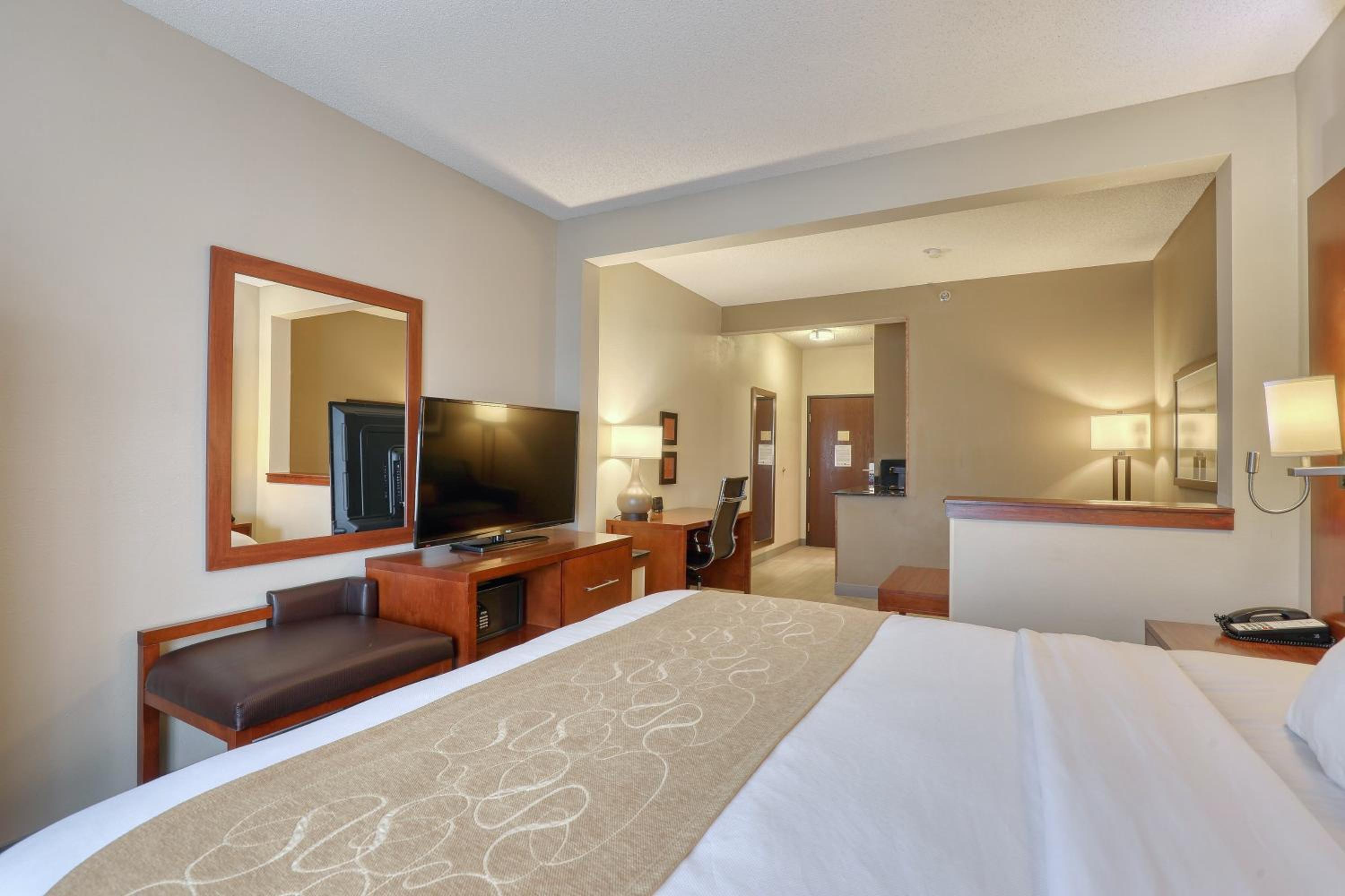 Standard King Suite - Non-Smoking - Photo 9
