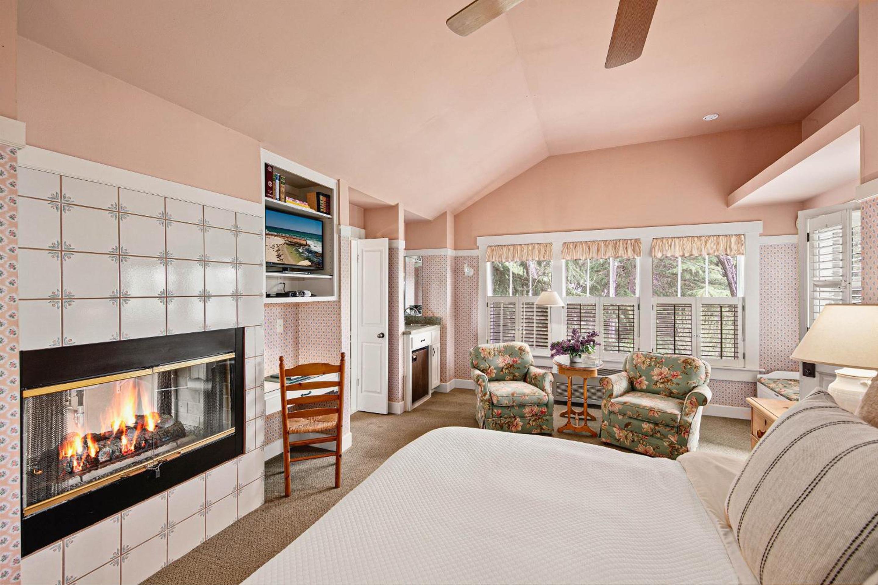 Standard King Room