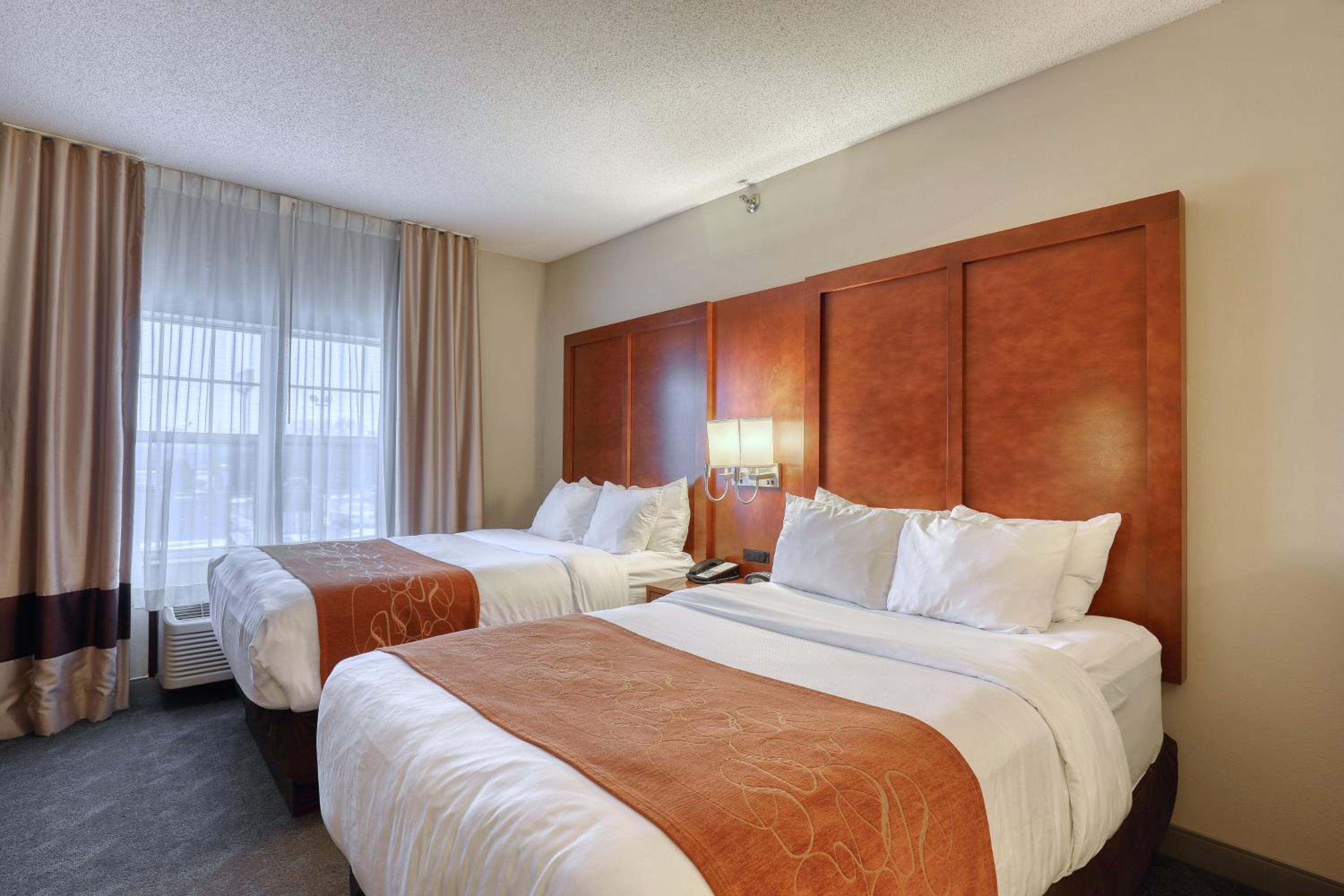 Double Suite with Two Double Beds - Non-Smoking - Photo 5