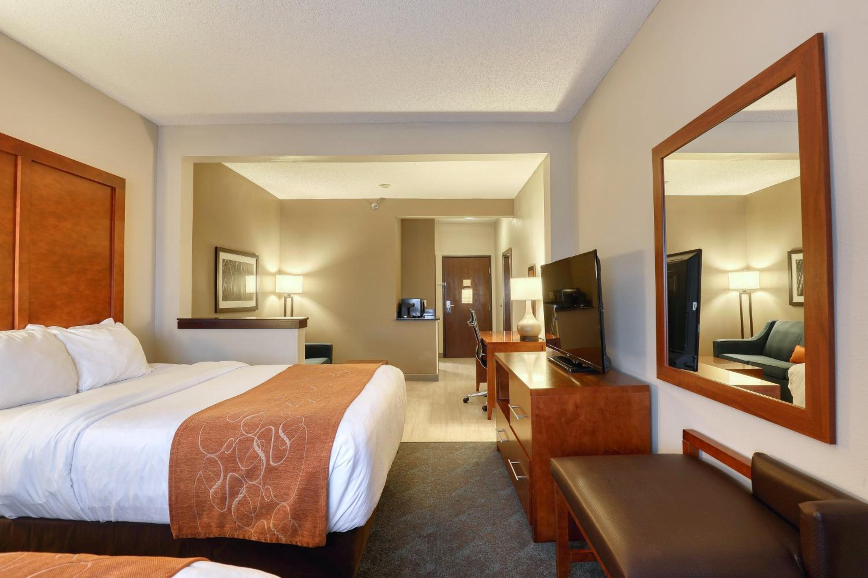  Double Suite with Two Double Beds - Non-Smoking - Photo 6