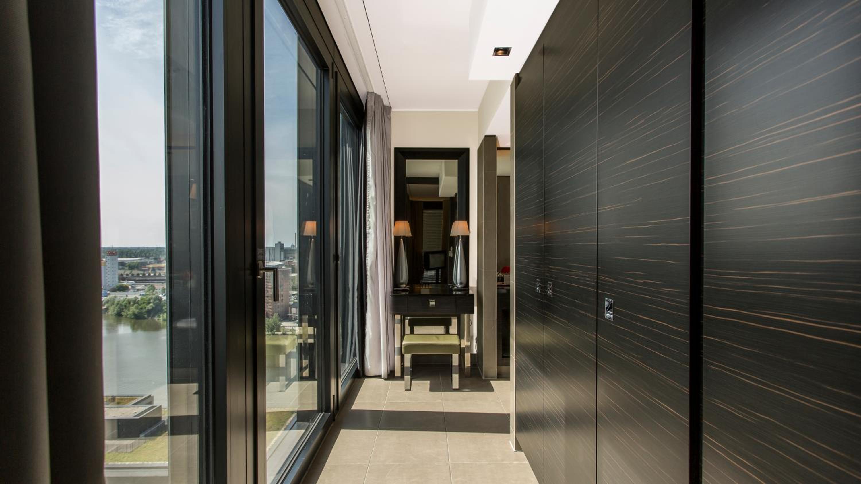 King Suite With Harbour View