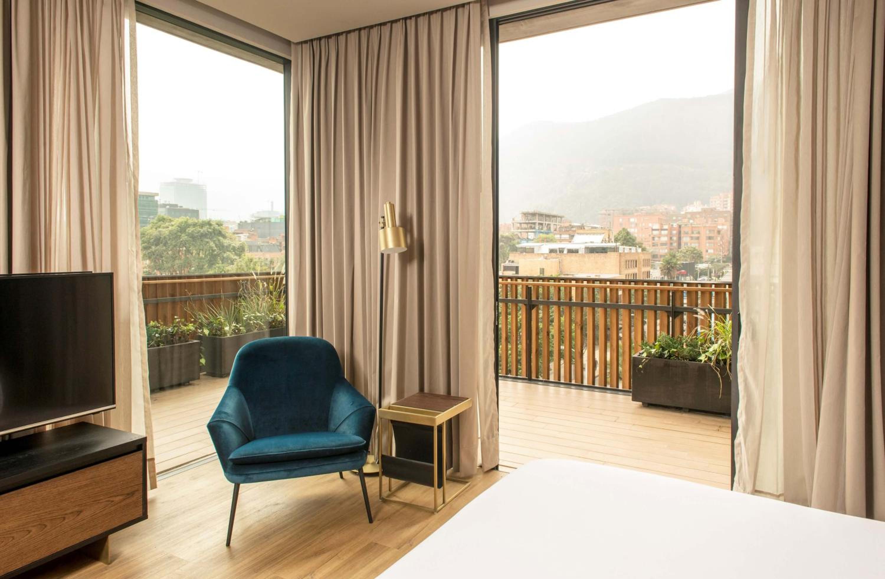 Deluxe King Apartasuite with View - Photo 15