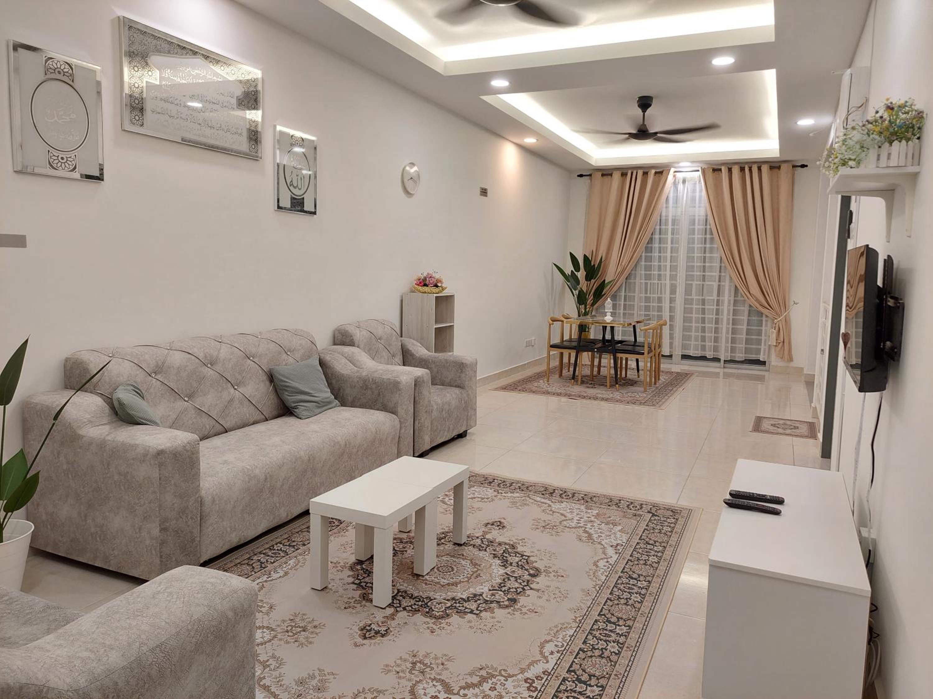Three-Bedroom House photo 1