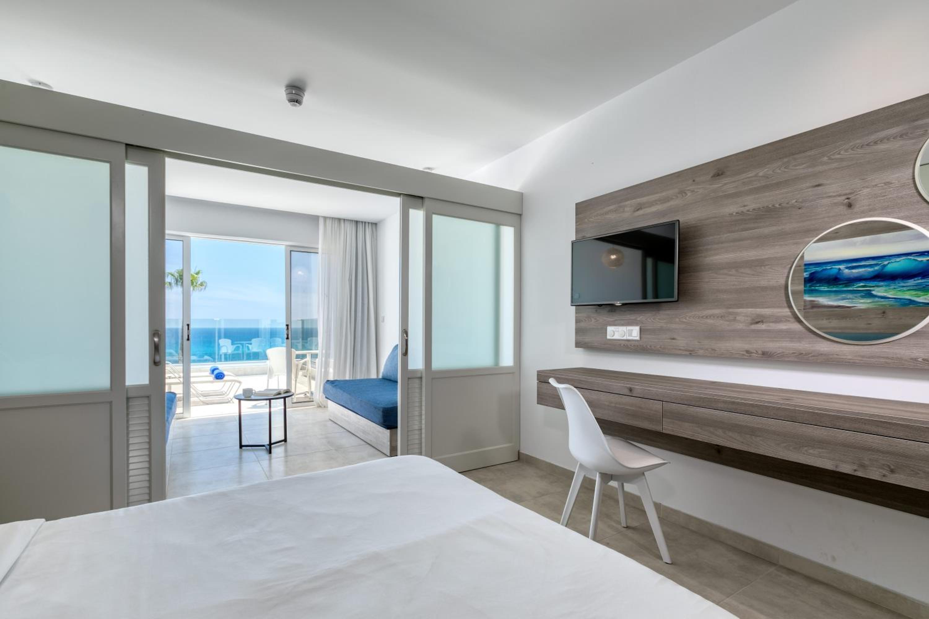 Superior Family Room Sea View - Photo 1
