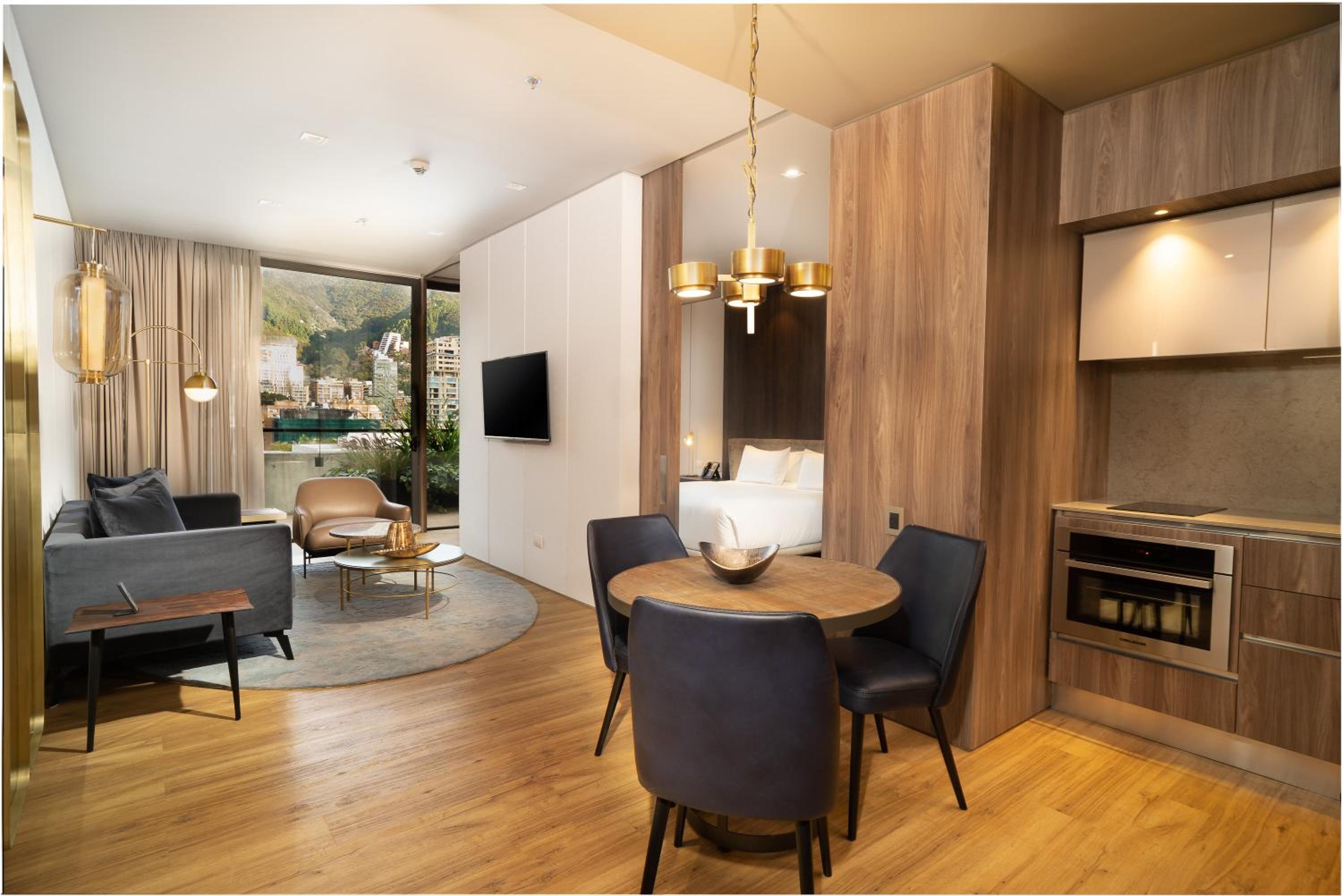 Premier King Apartasuite with Mountain View - Photo 5