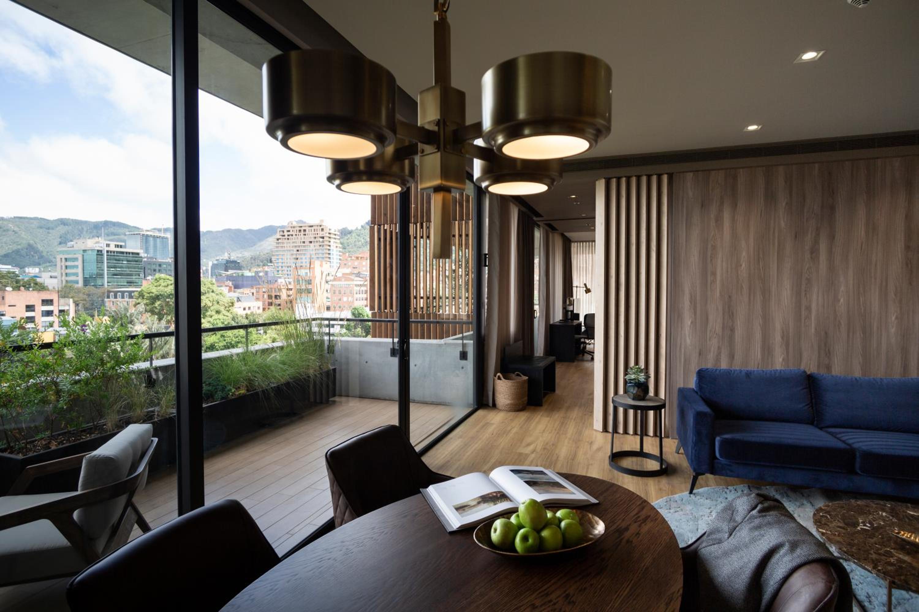 Deluxe King Apartasuite with View - Photo 20