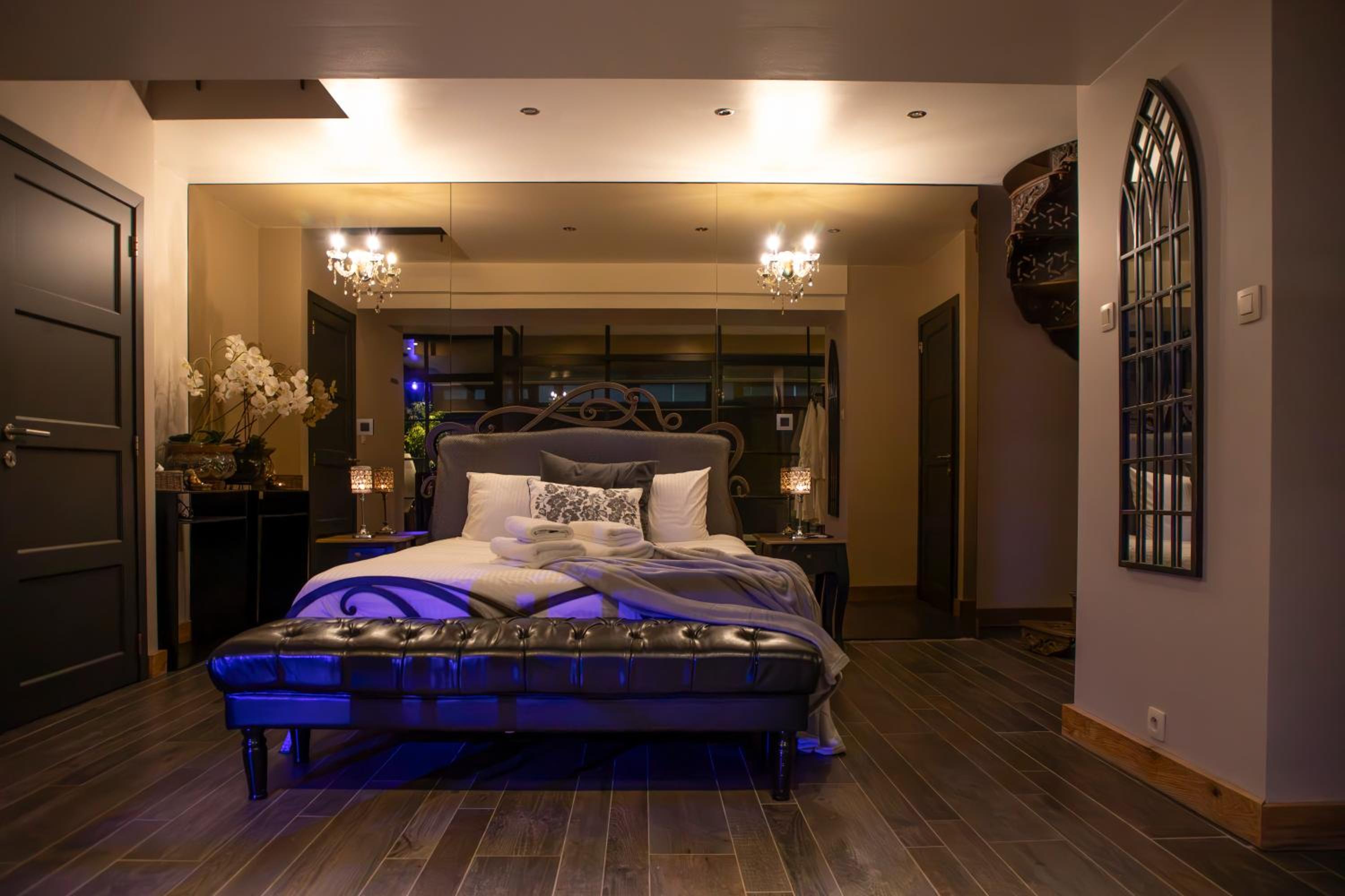 Queen Room with Pool View