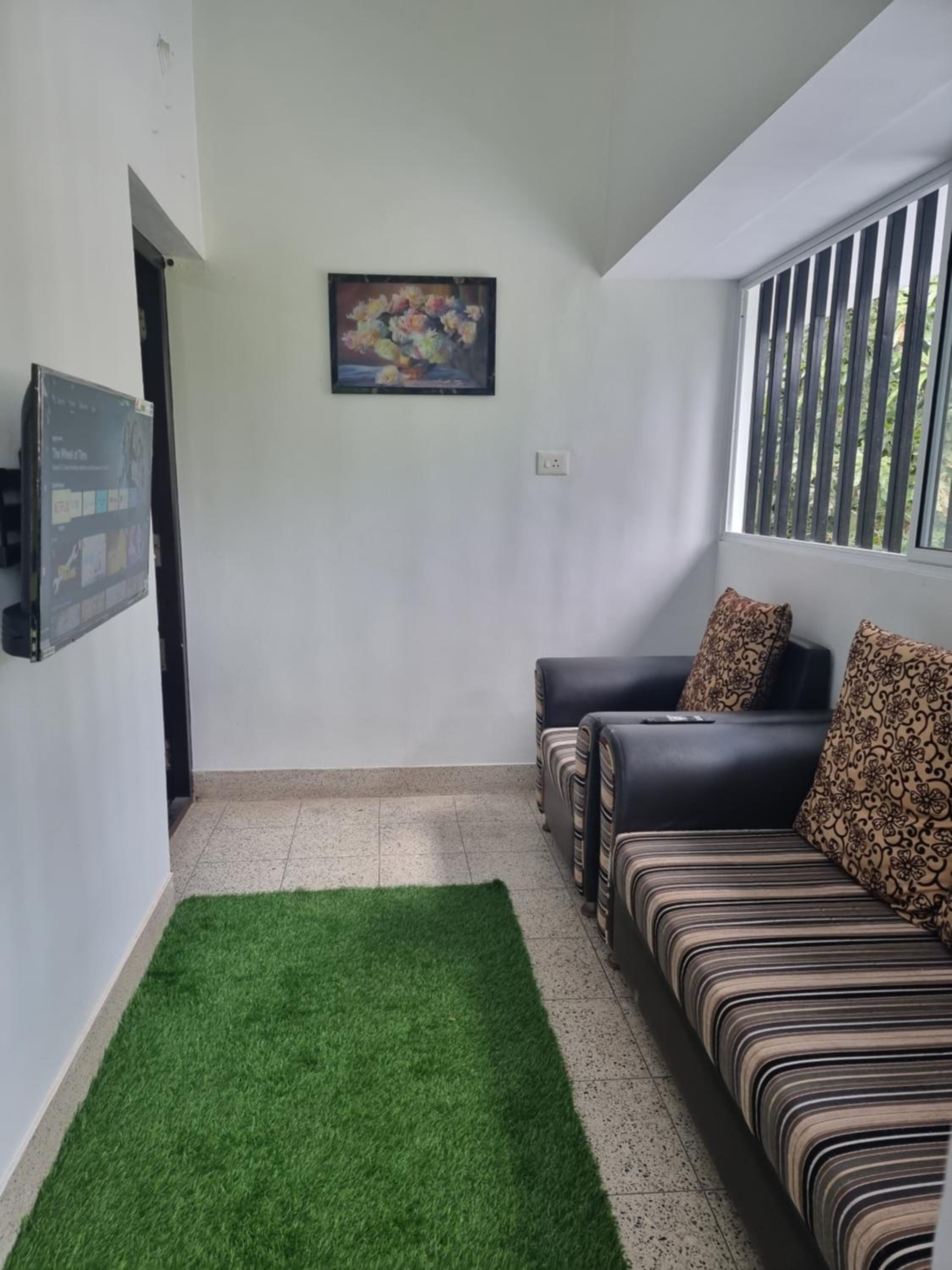 Family Room with Private Bathroom photo 1
