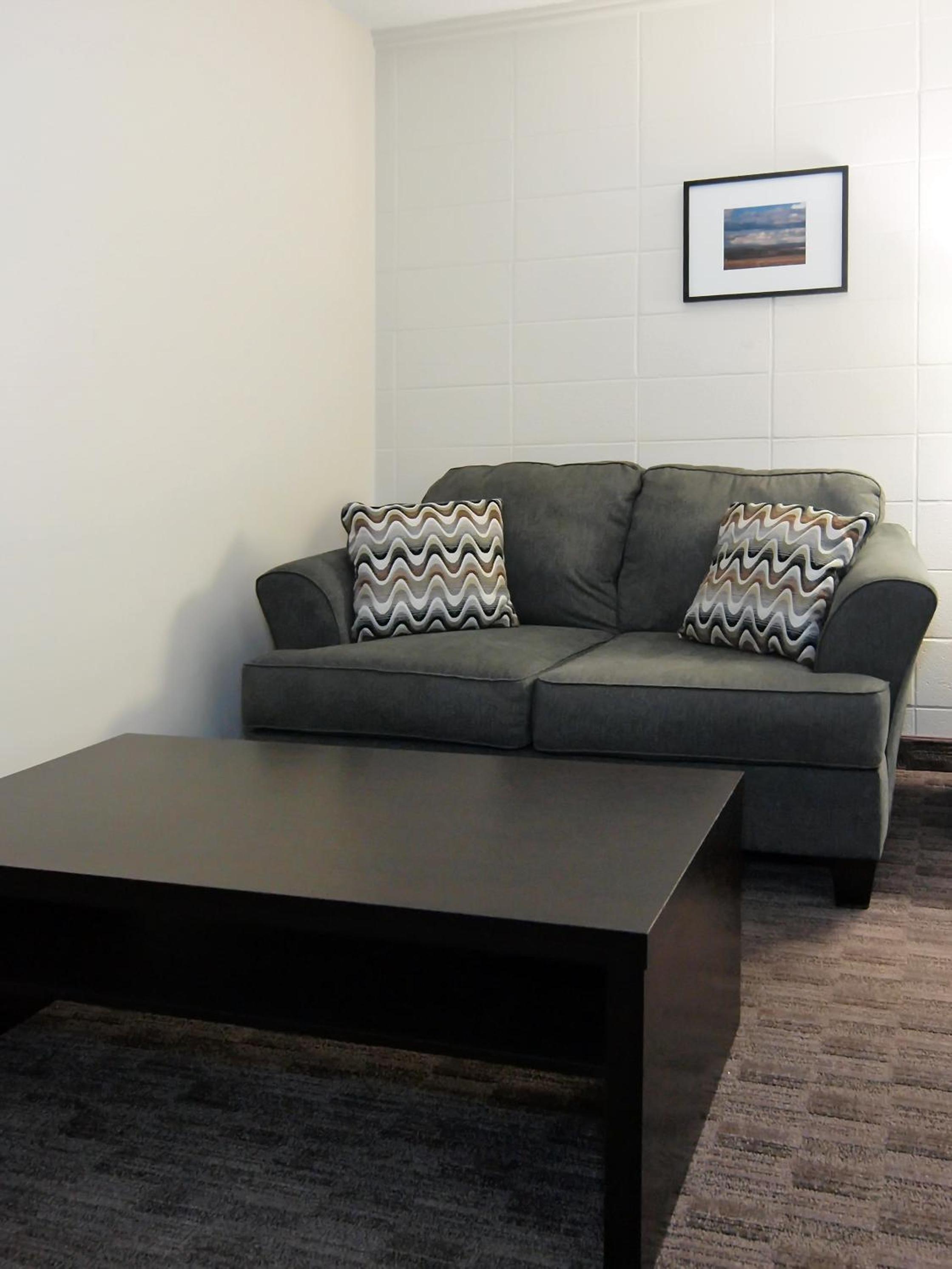 Queen Room photo 2