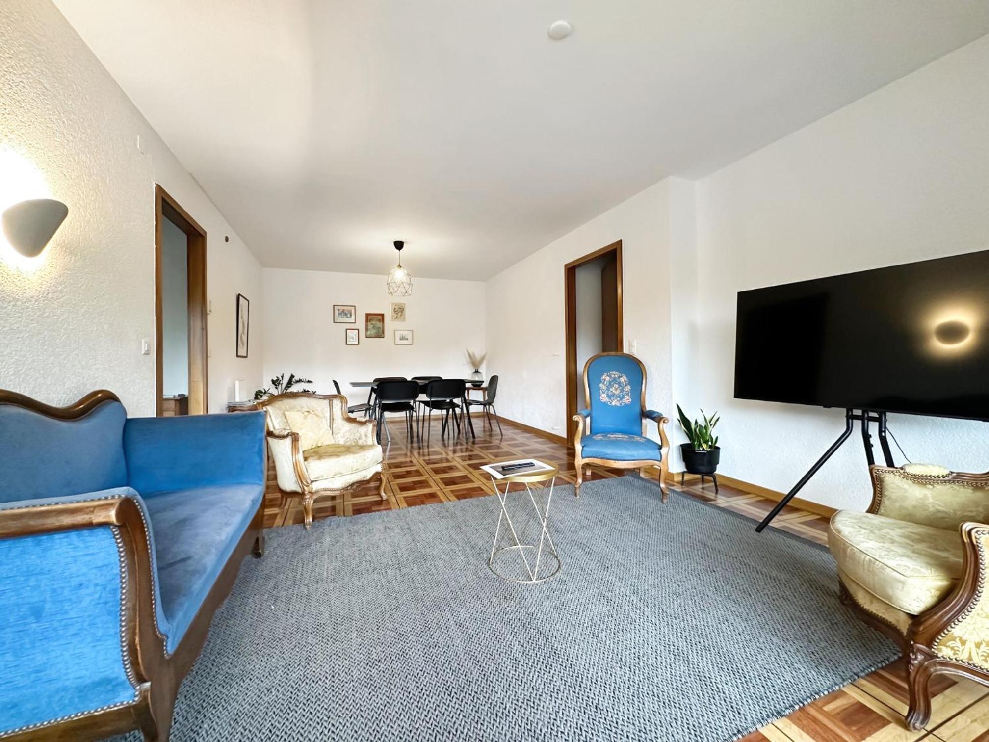 Apartment with Balcony photo 1