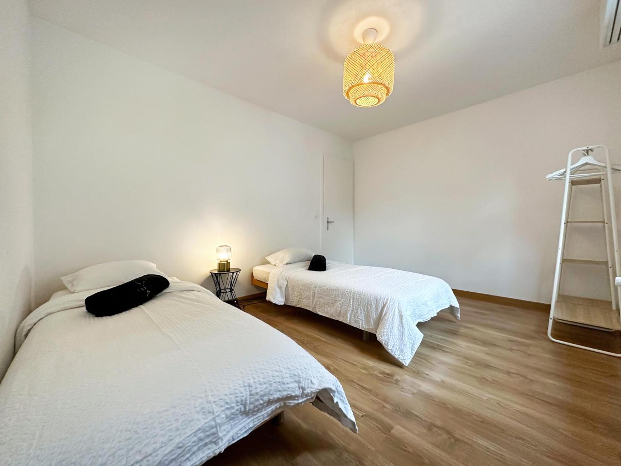 Apartment with Balcony photo 3