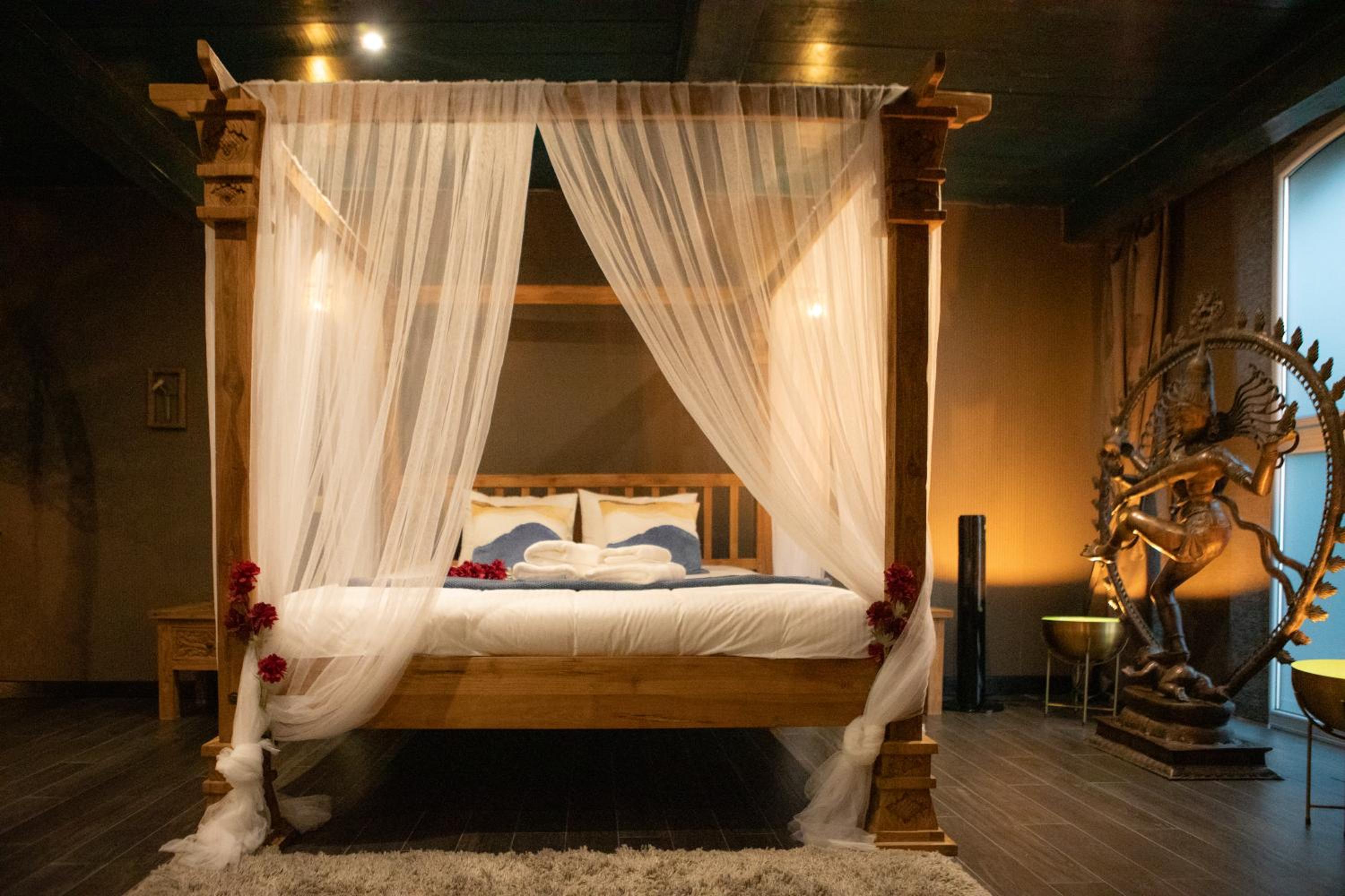 King Room with Spa Bath