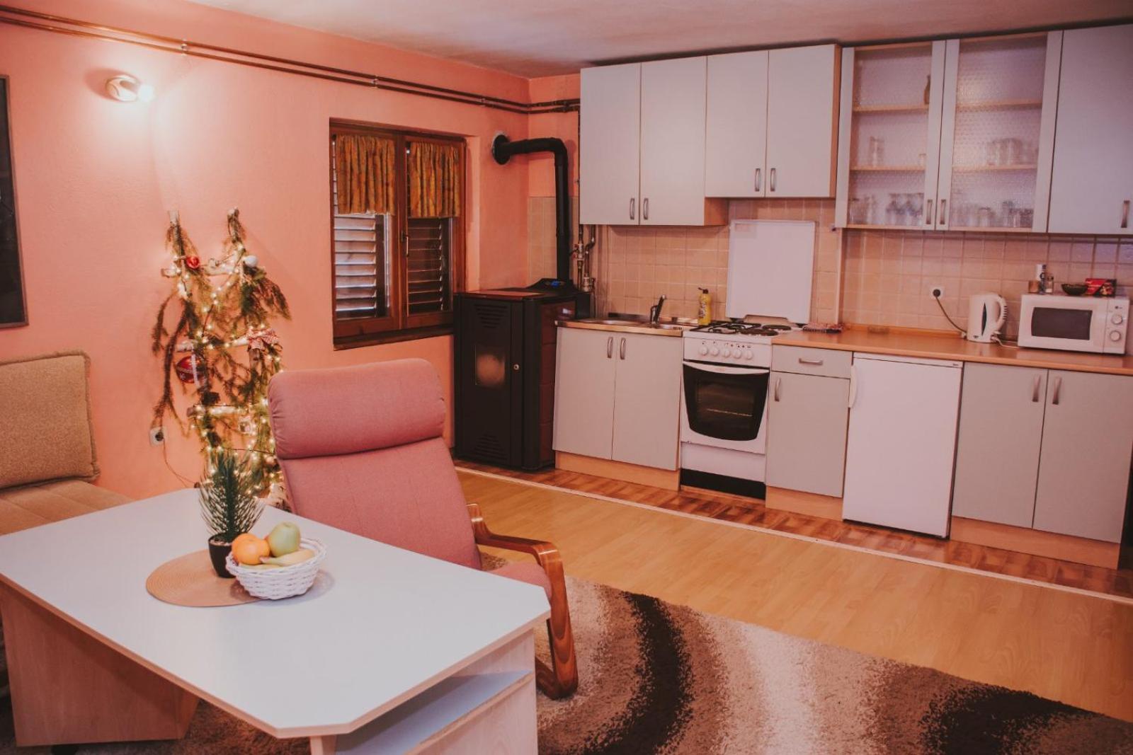 One-Bedroom Apartment photo 2