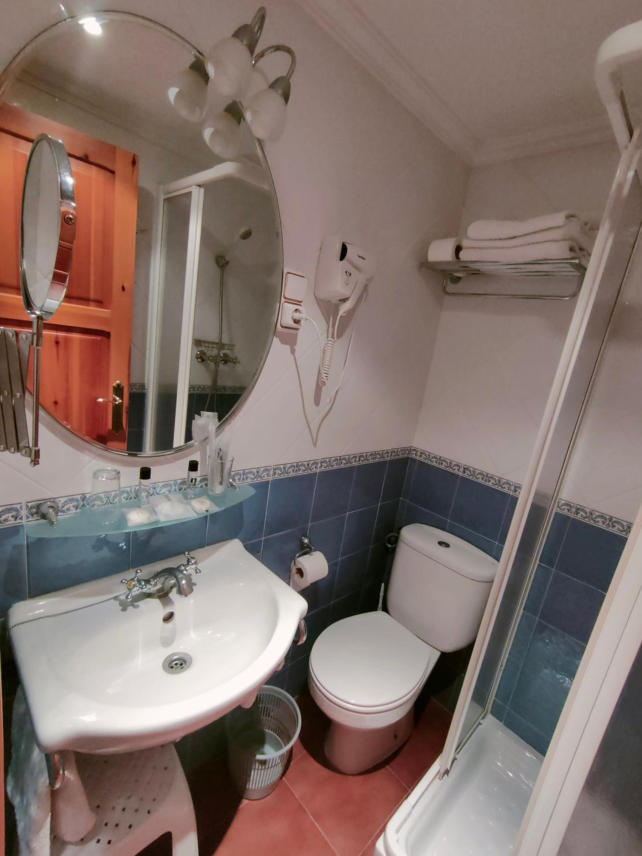 Single Room photo 3