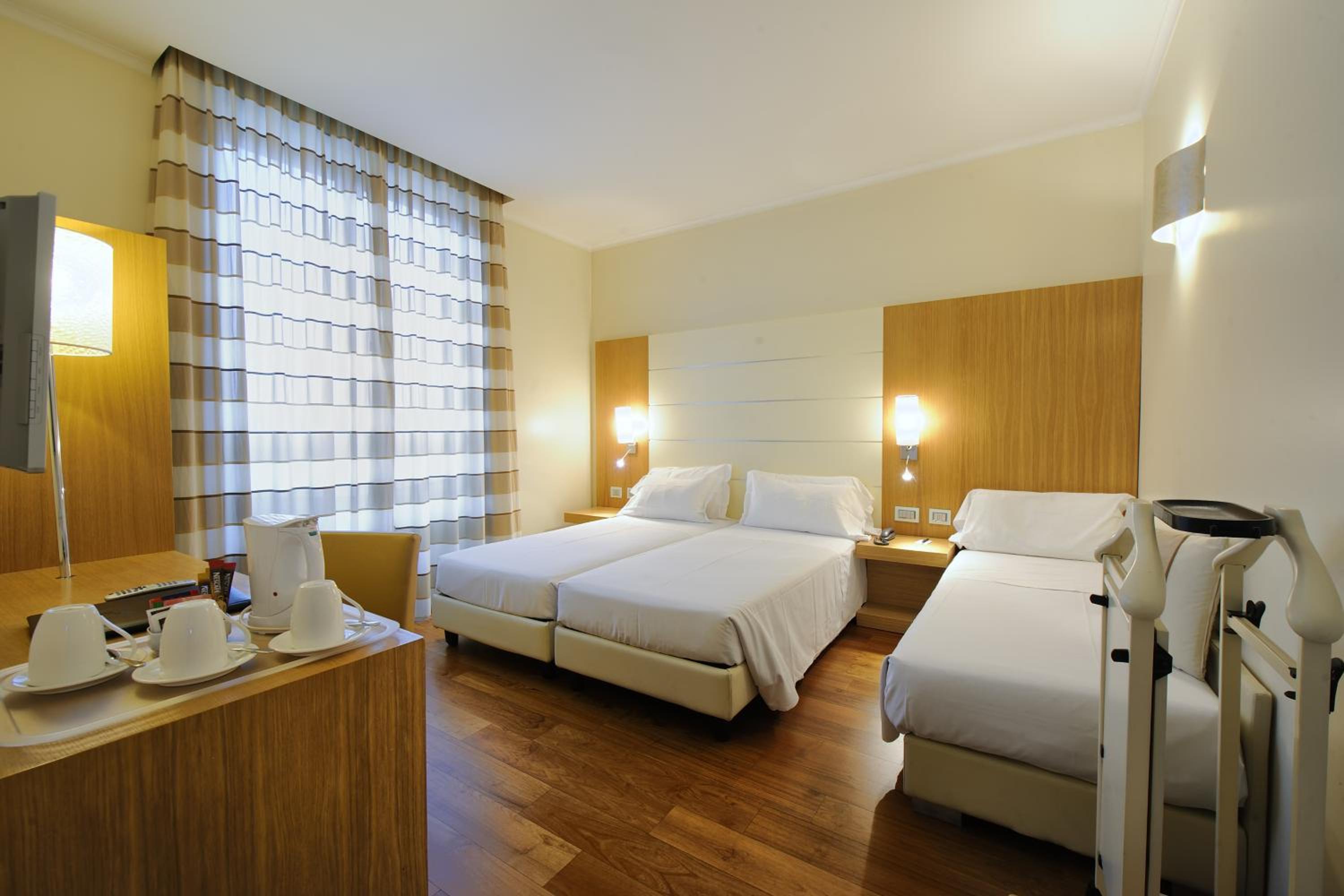 Executive Triple Room thumbnail 6