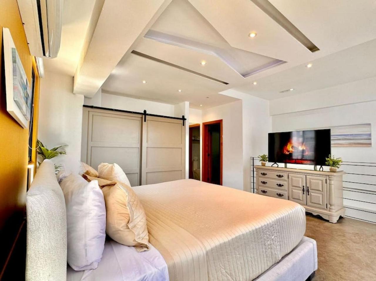 One-Bedroom Suite photo 2