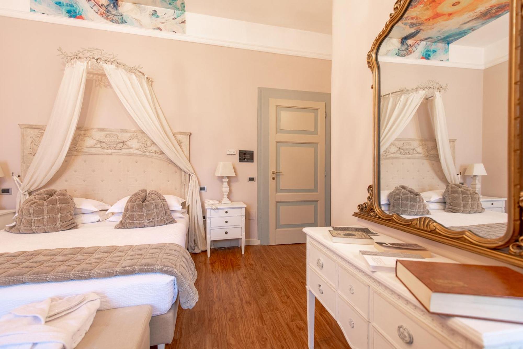 Superior Double Room - Photo 11