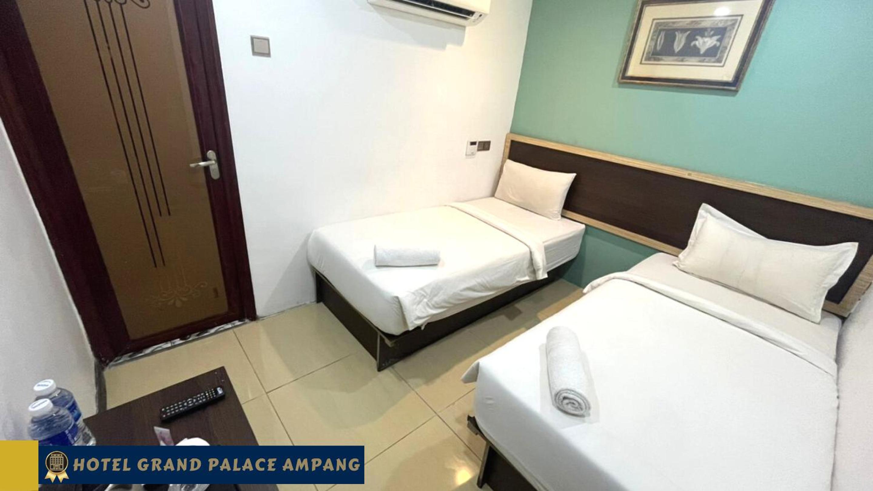 Standard Twin Room photo 2