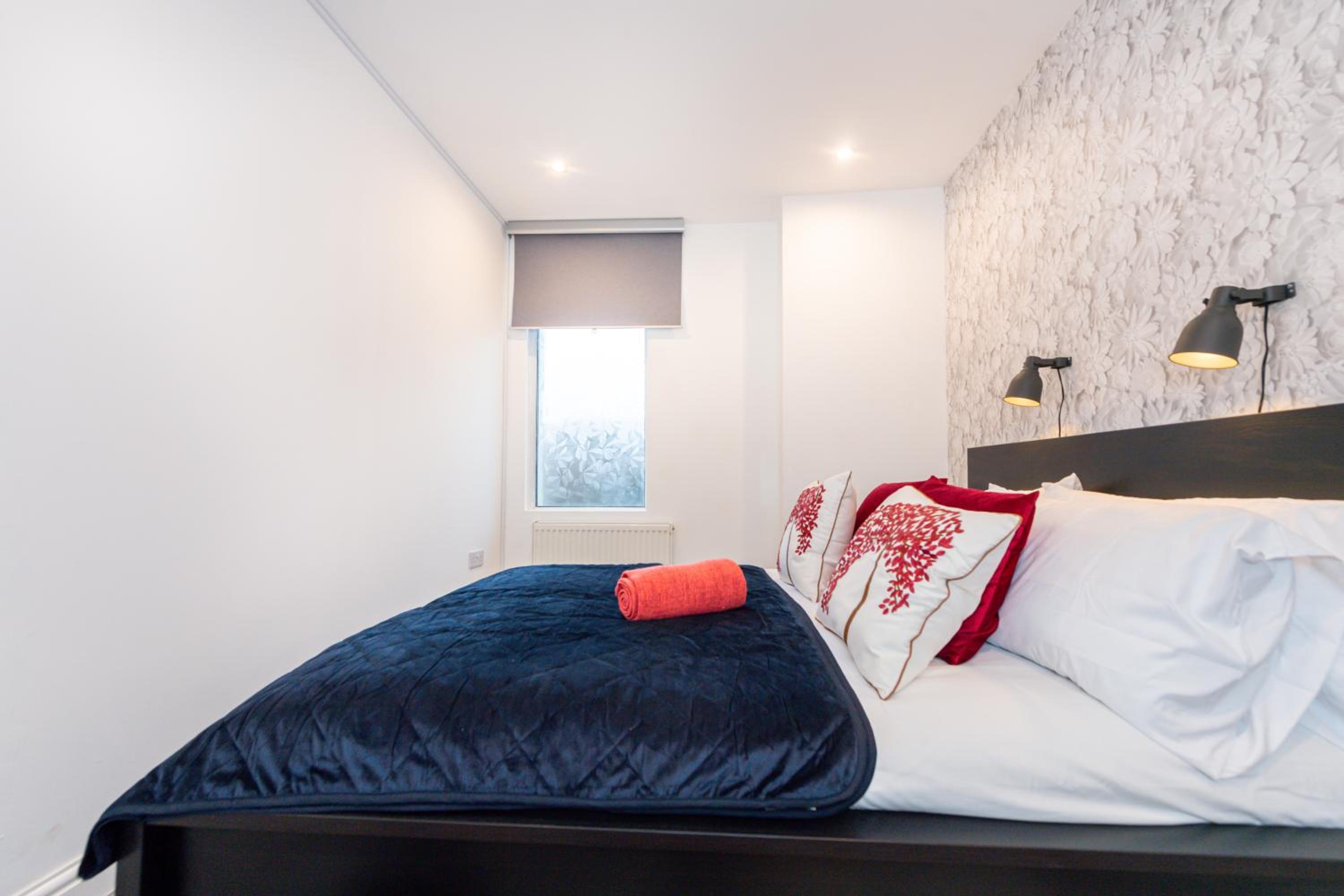 One-Bedroom Apartment - Photo 28