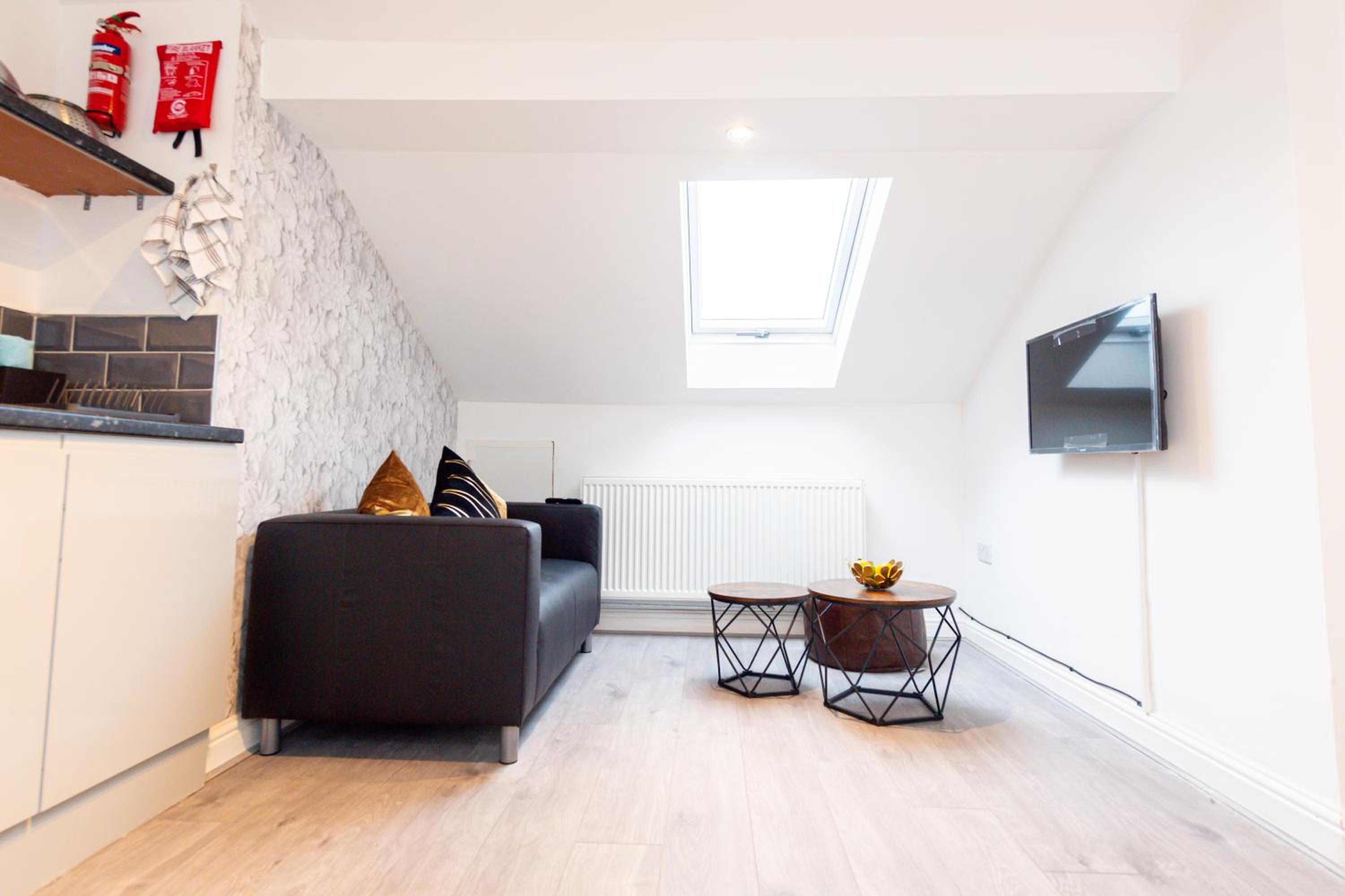 Studio Apartment - Photo 9