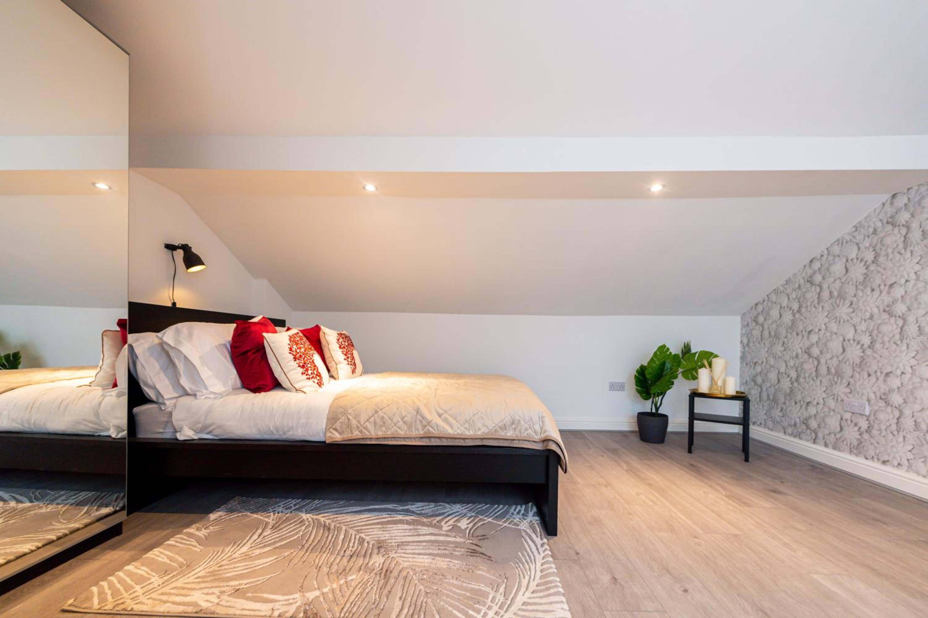 Studio Apartment - Photo 28