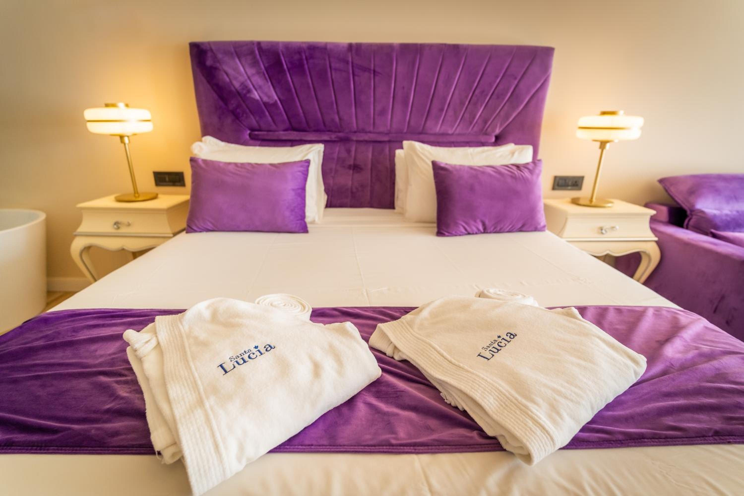 Suite with Spa Bath photo 2
