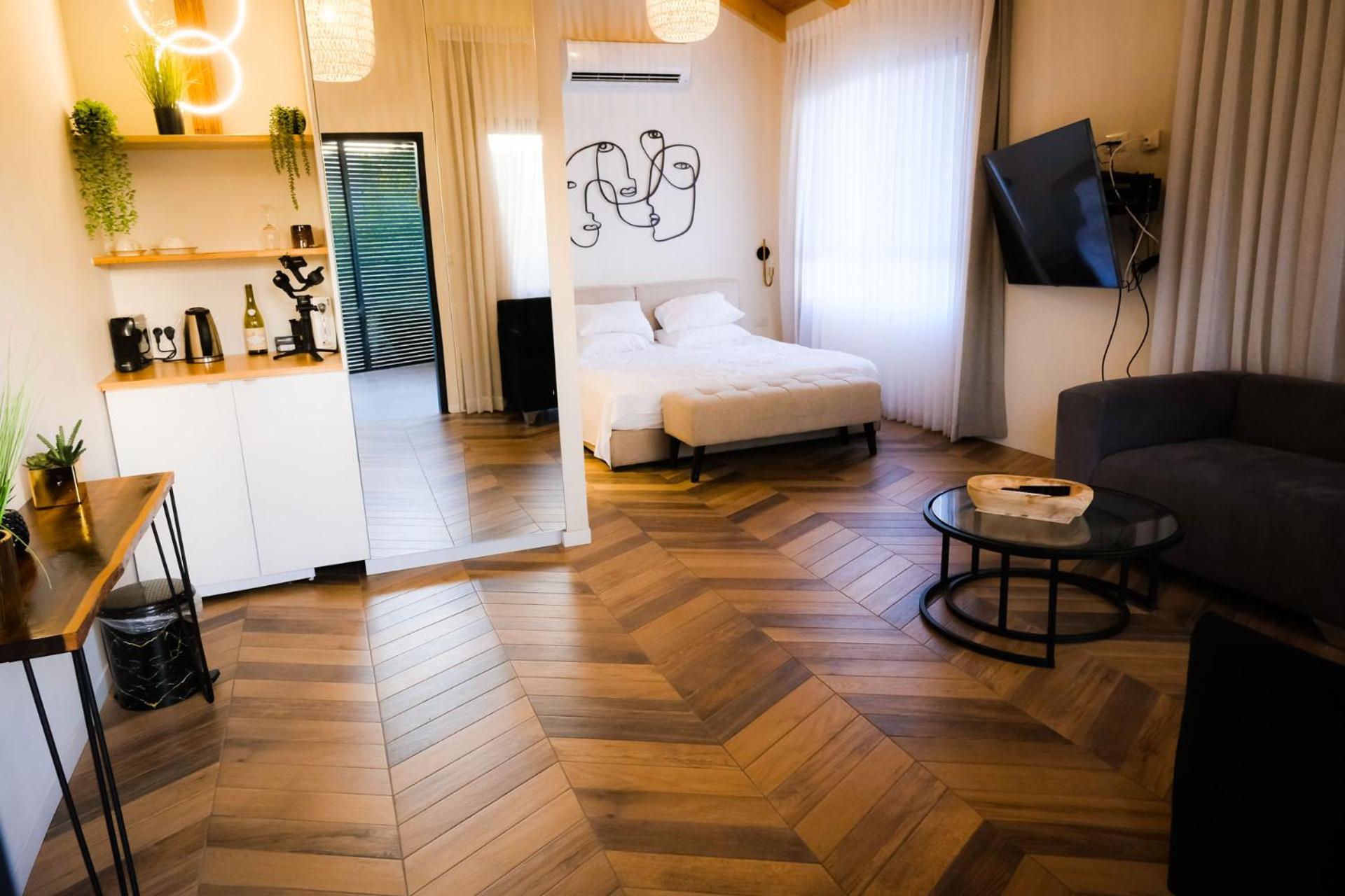 Deluxe Suite with Spa Bath photo 1