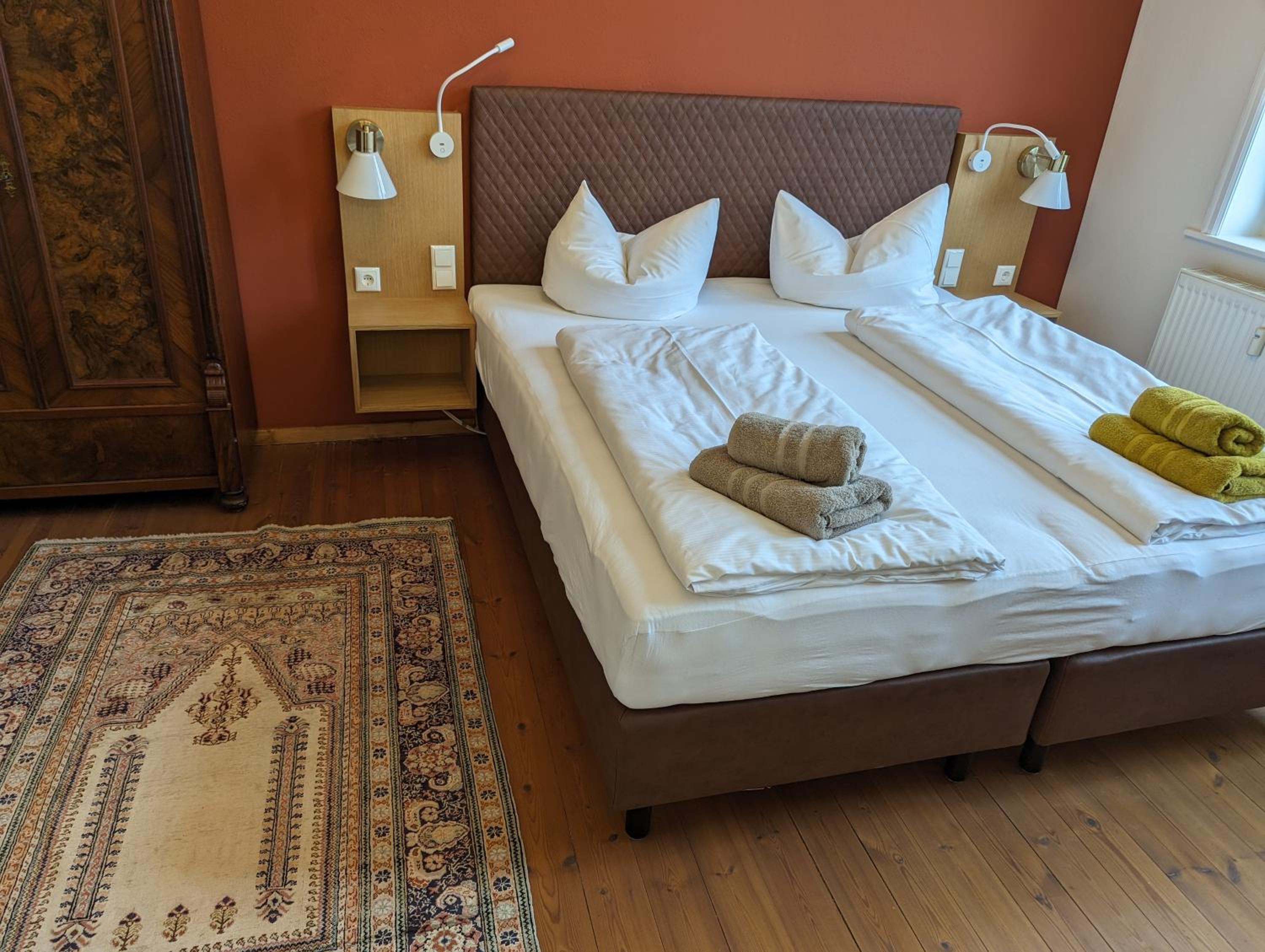 Two-Bedroom Apartment - Photo 3