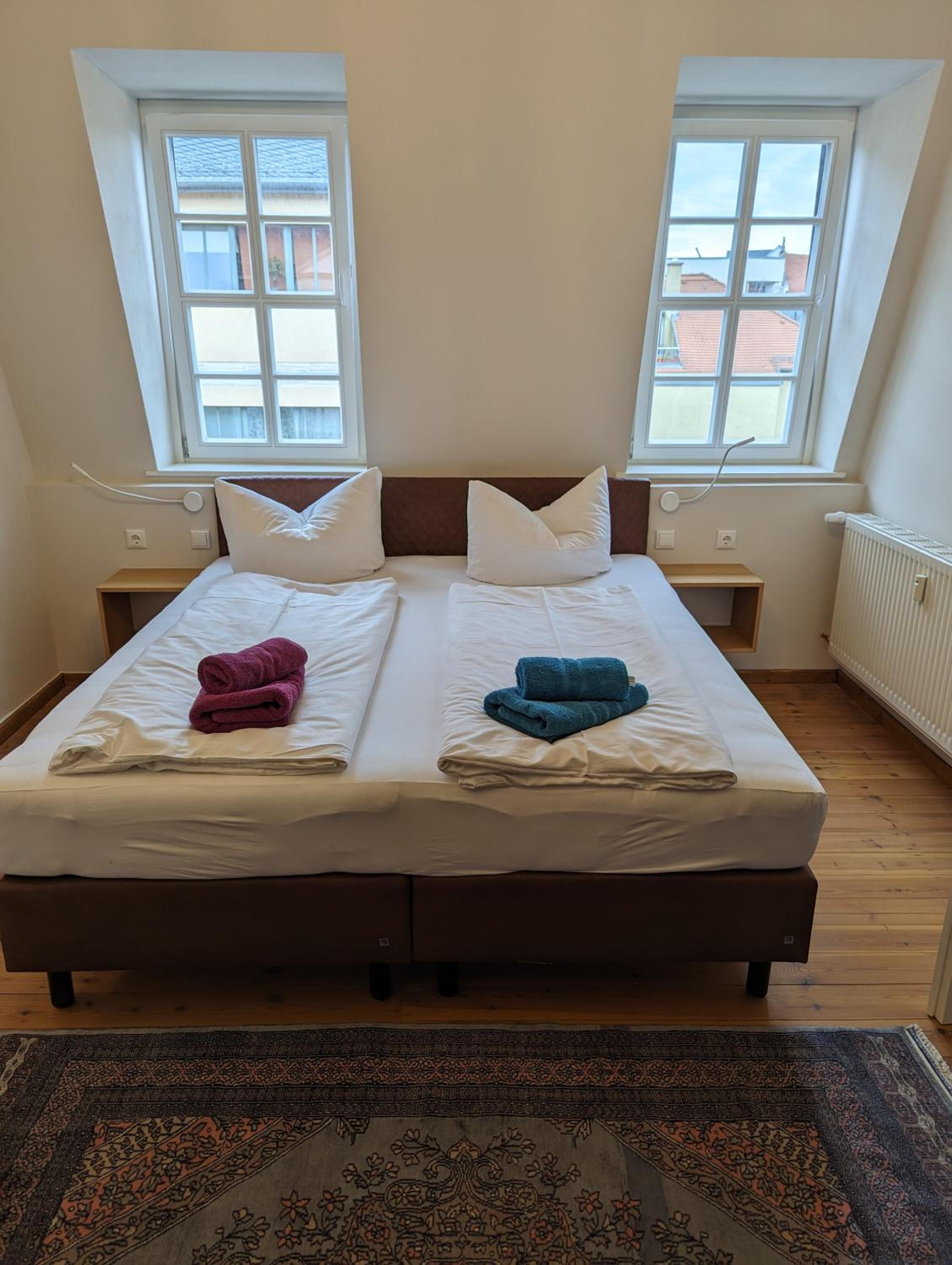 Two-Bedroom Apartment - Photo 2