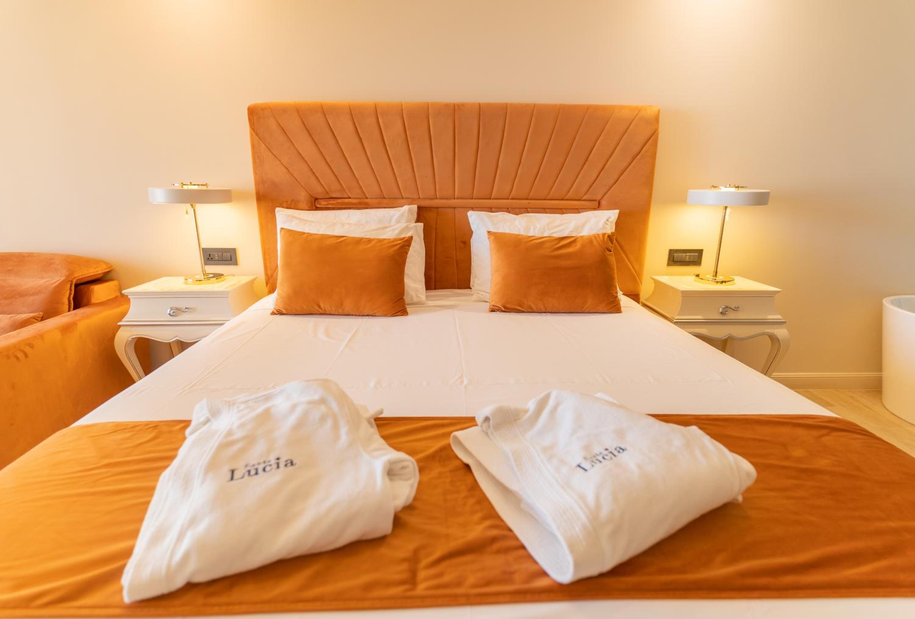 Deluxe Junior Suite photo 2