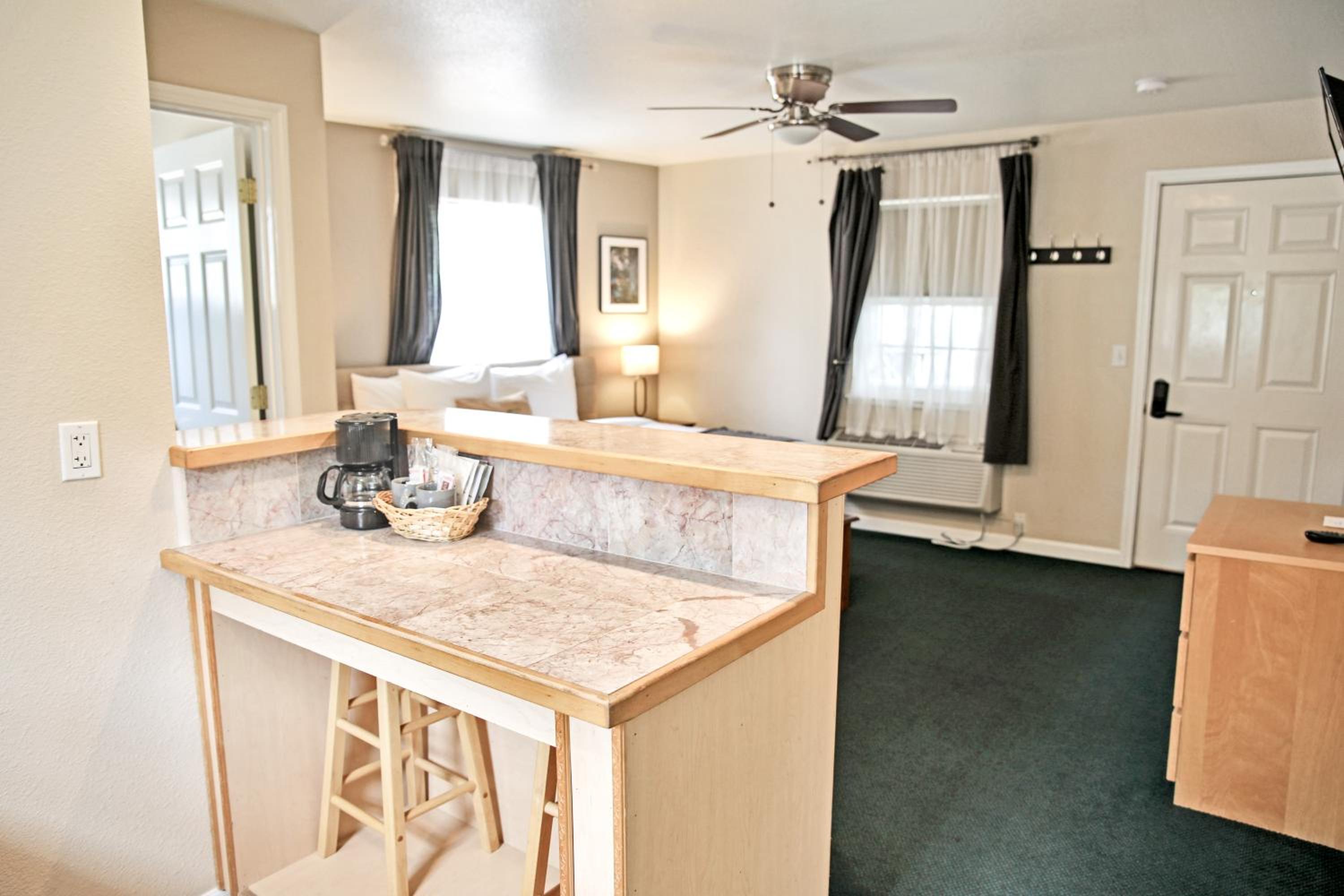Two-Bedroom Suite - Non-Smoking