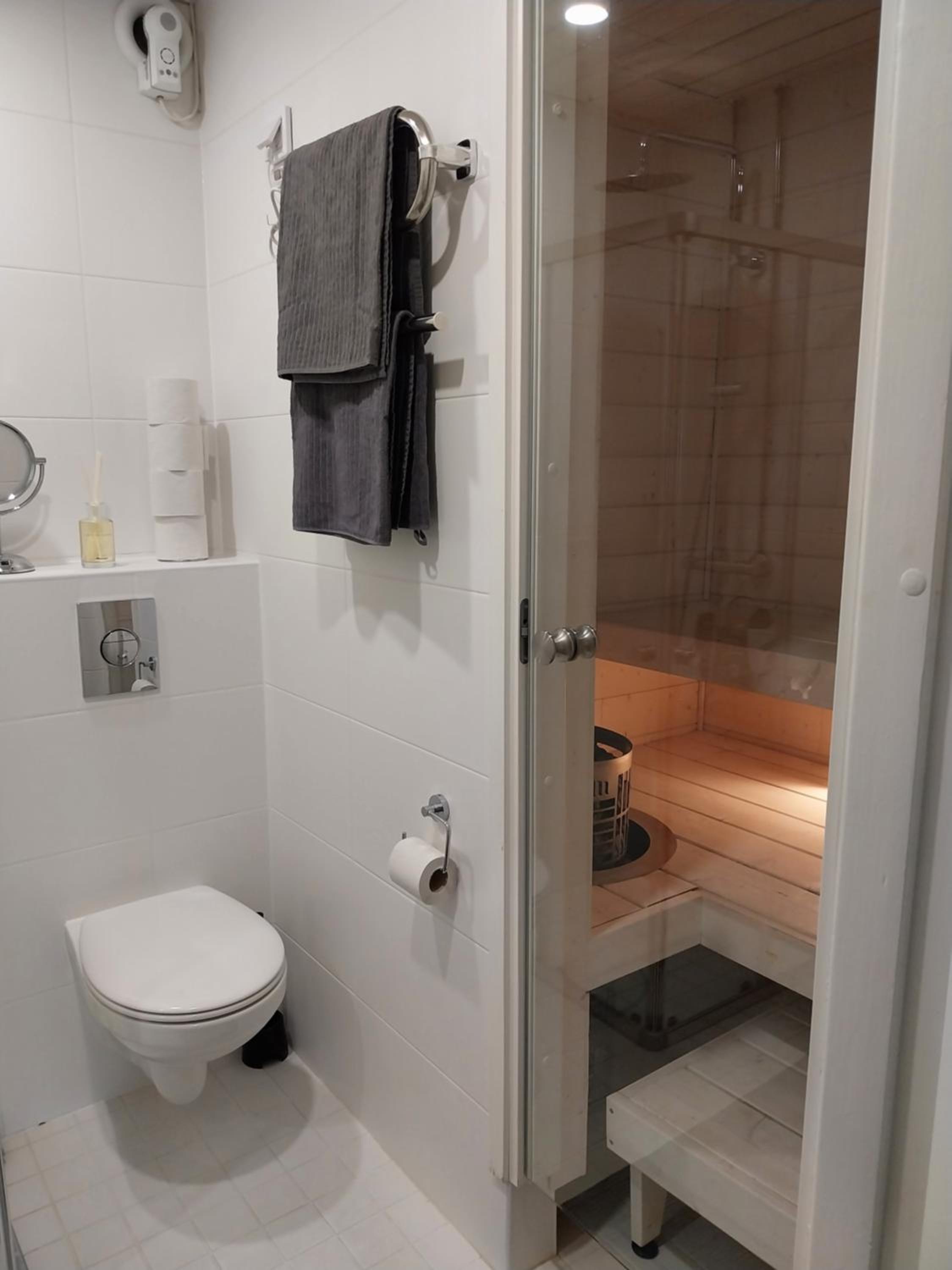 One-Bedroom Apartment - Photo 18