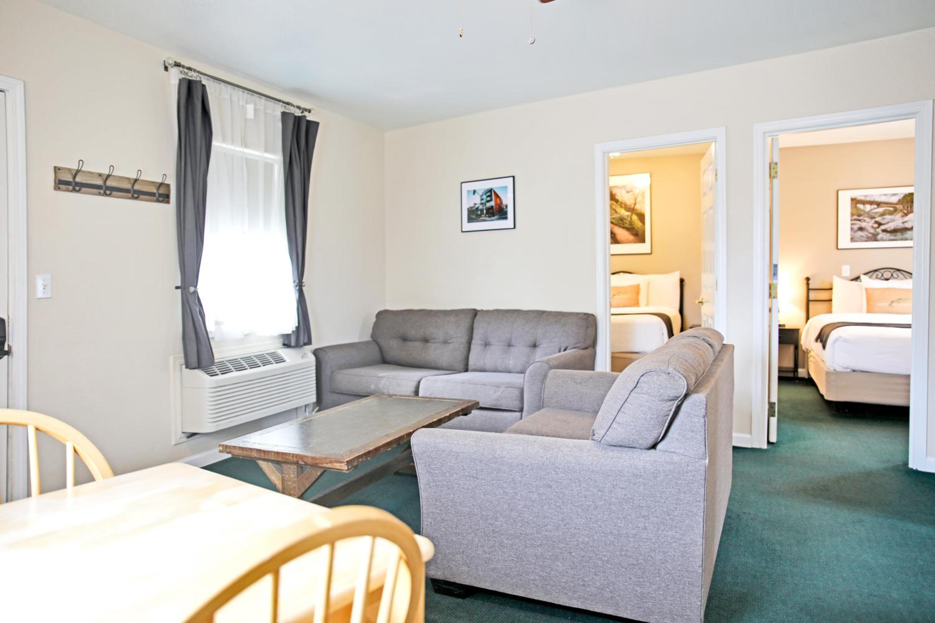 Family Suite - Non-Smoking photo 2