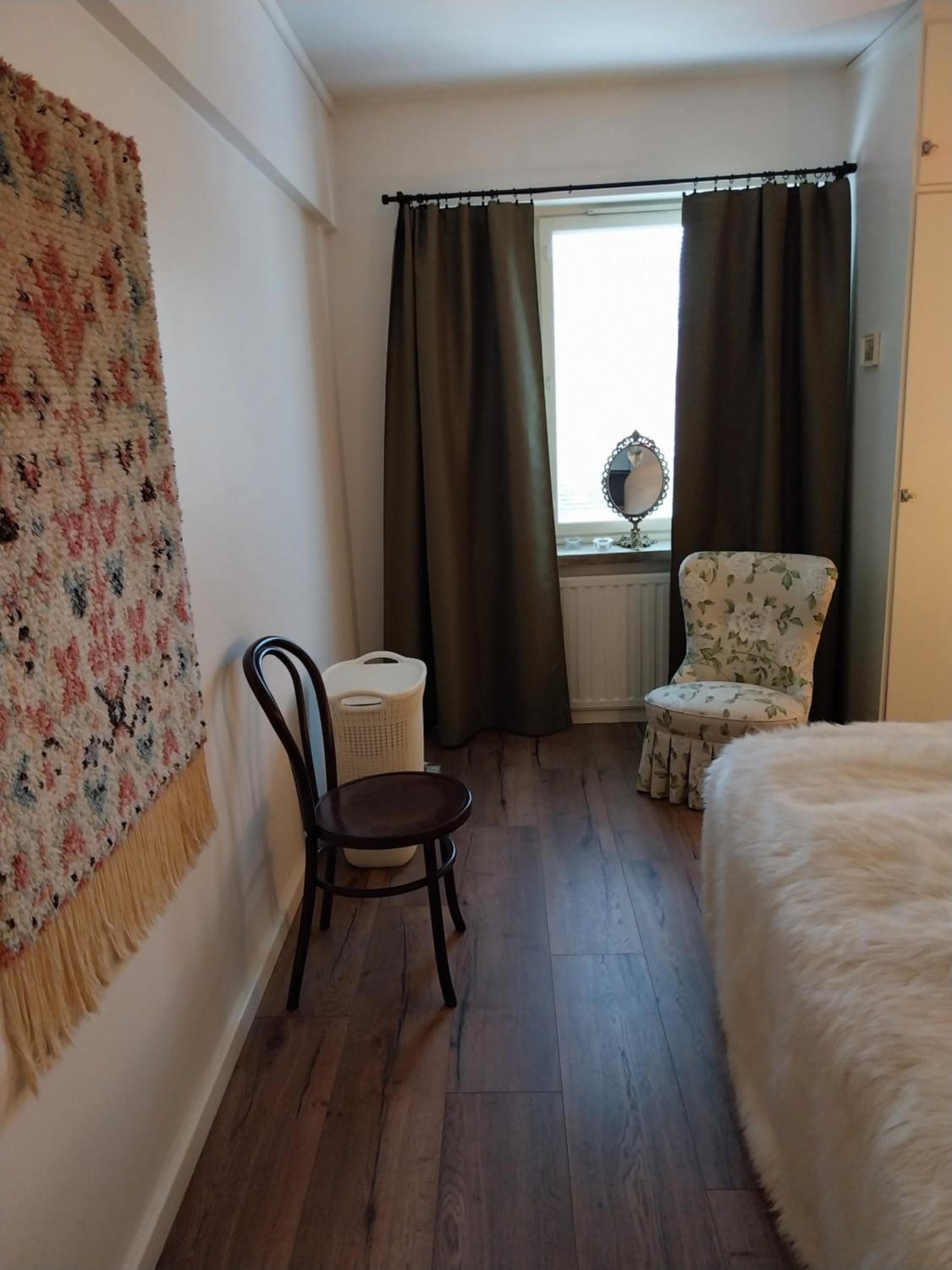One-Bedroom Apartment - Photo 6