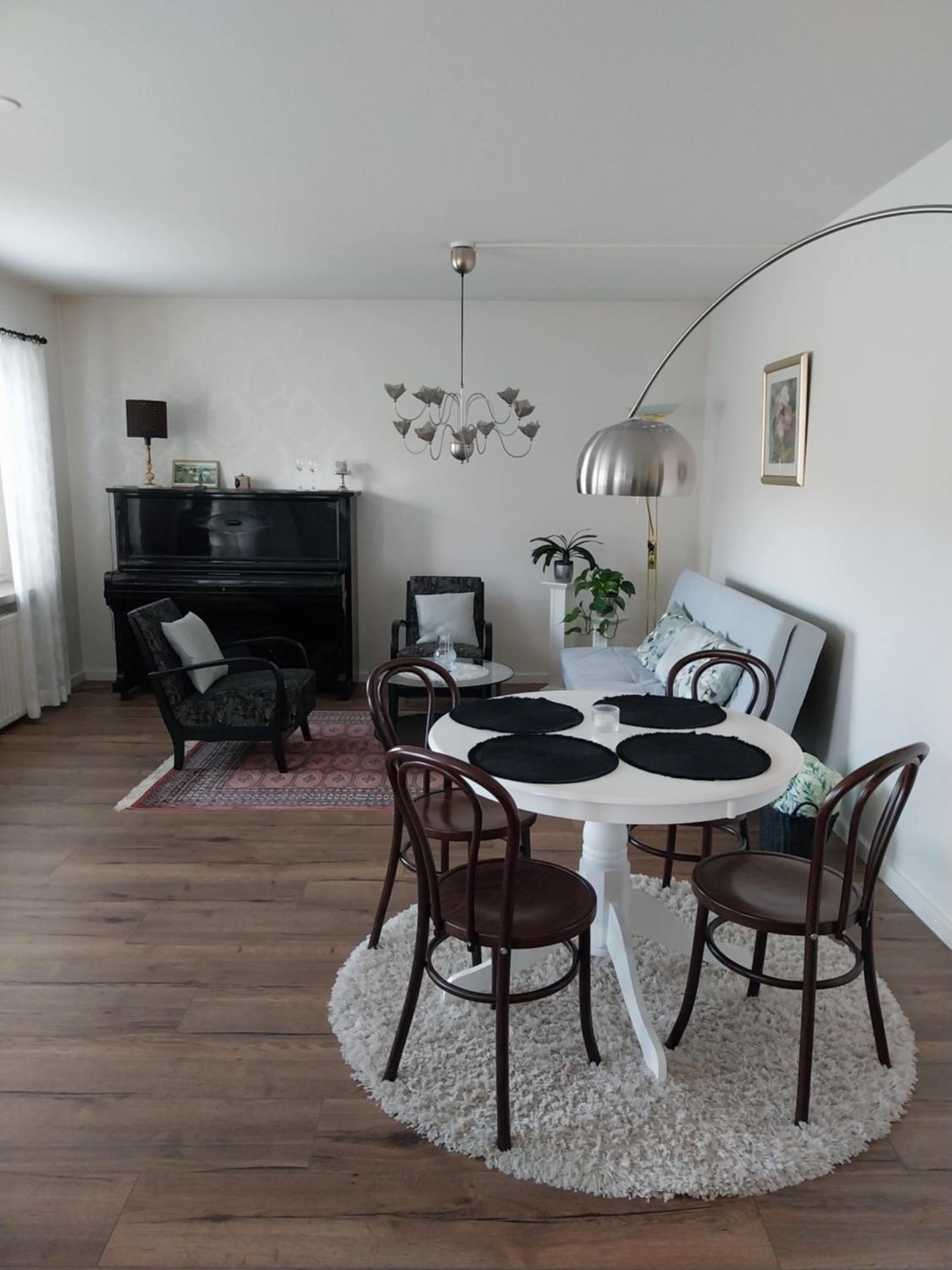 One-Bedroom Apartment - Photo 10