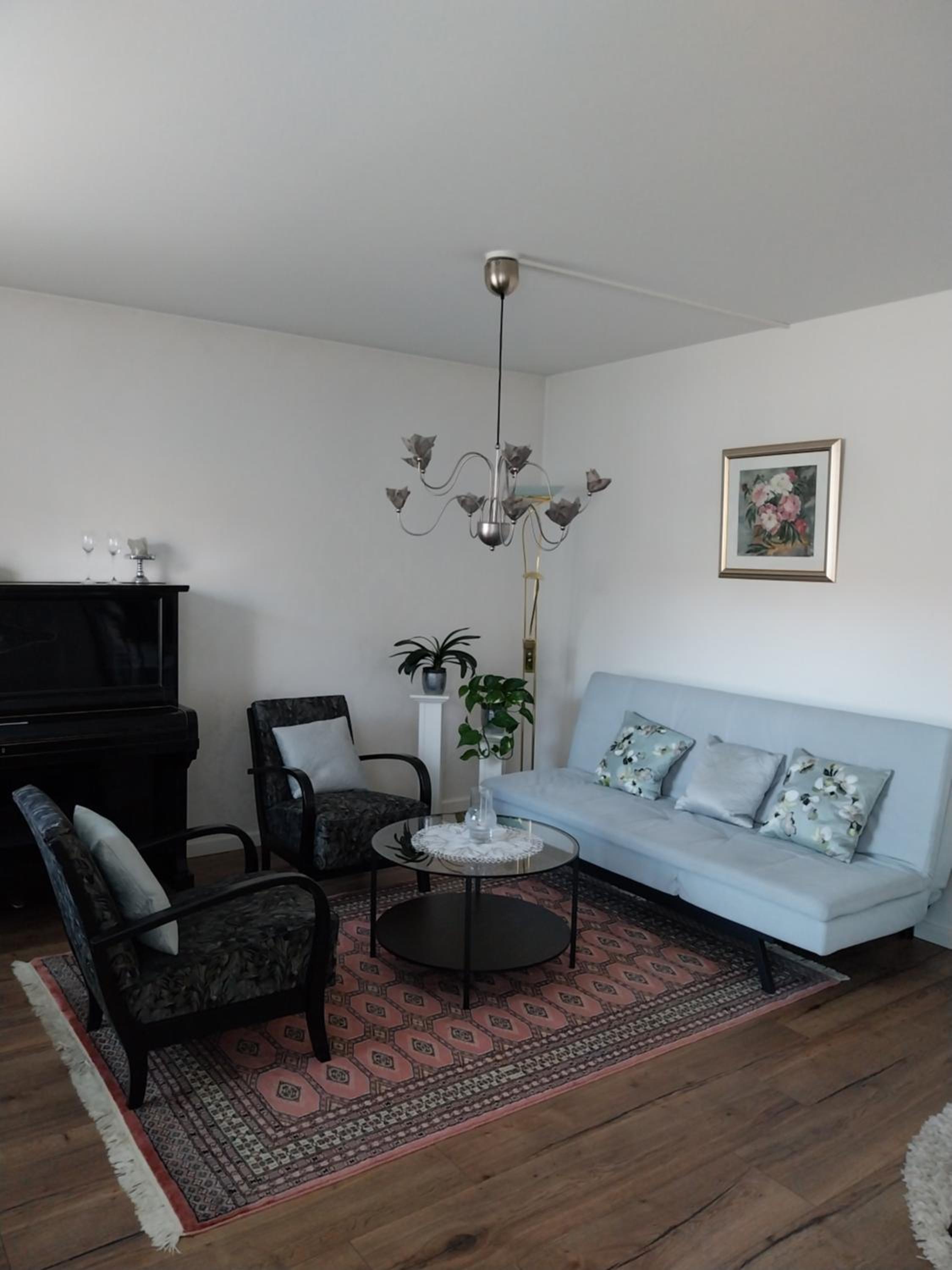 One-Bedroom Apartment - Photo 11