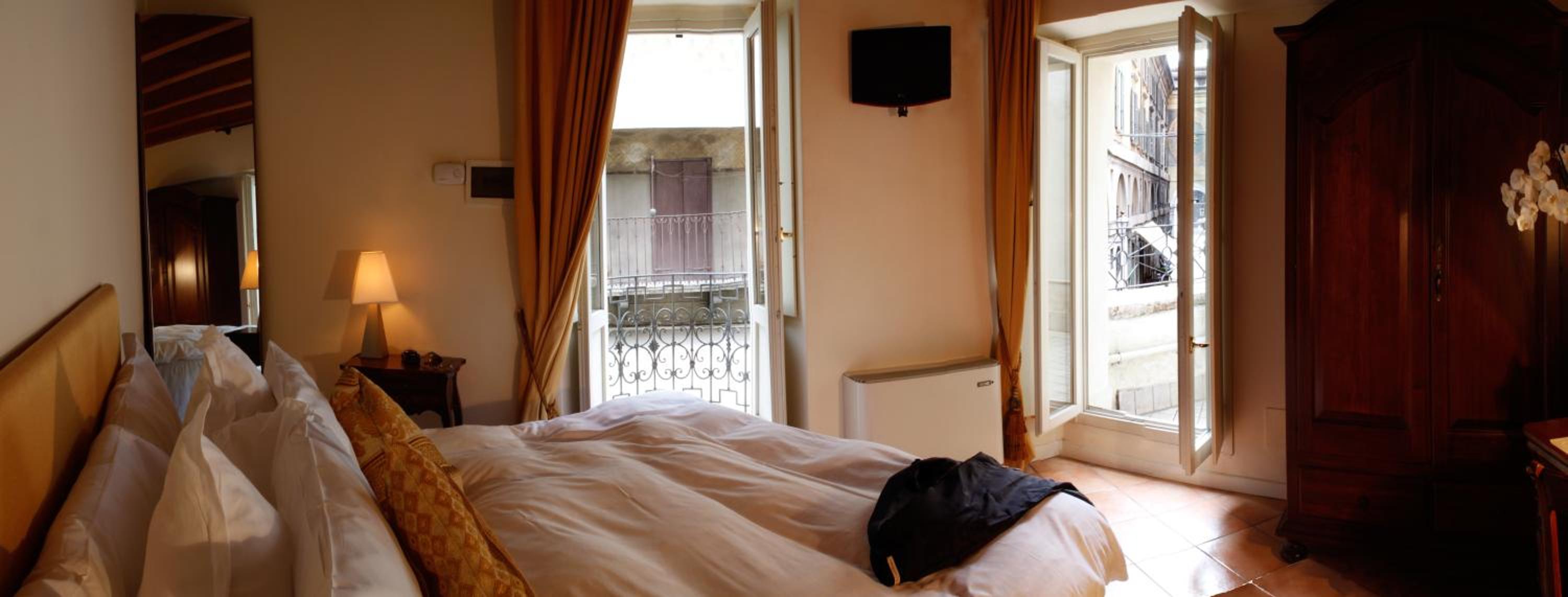 Double Room - Photo 10